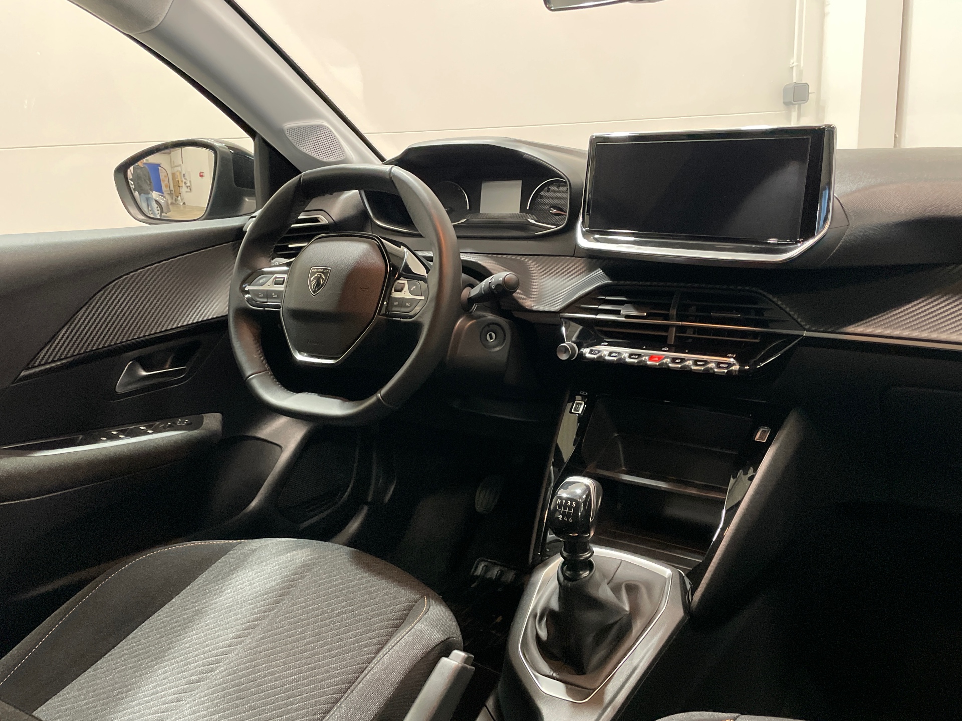 Photo 9 du véhicule PEUGEOT 208