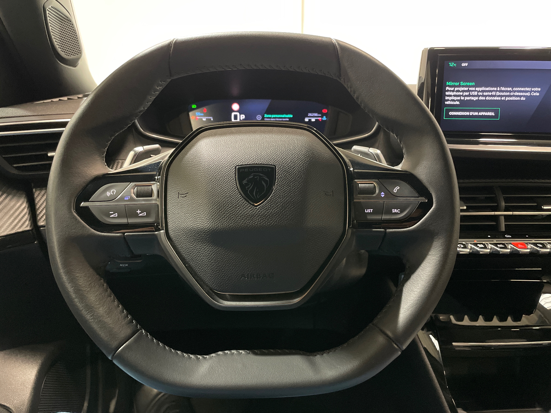 Photo 20 du véhicule PEUGEOT 2008