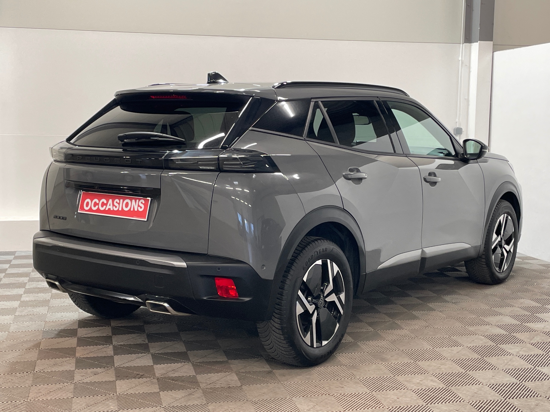 Photo 4 du véhicule PEUGEOT 2008