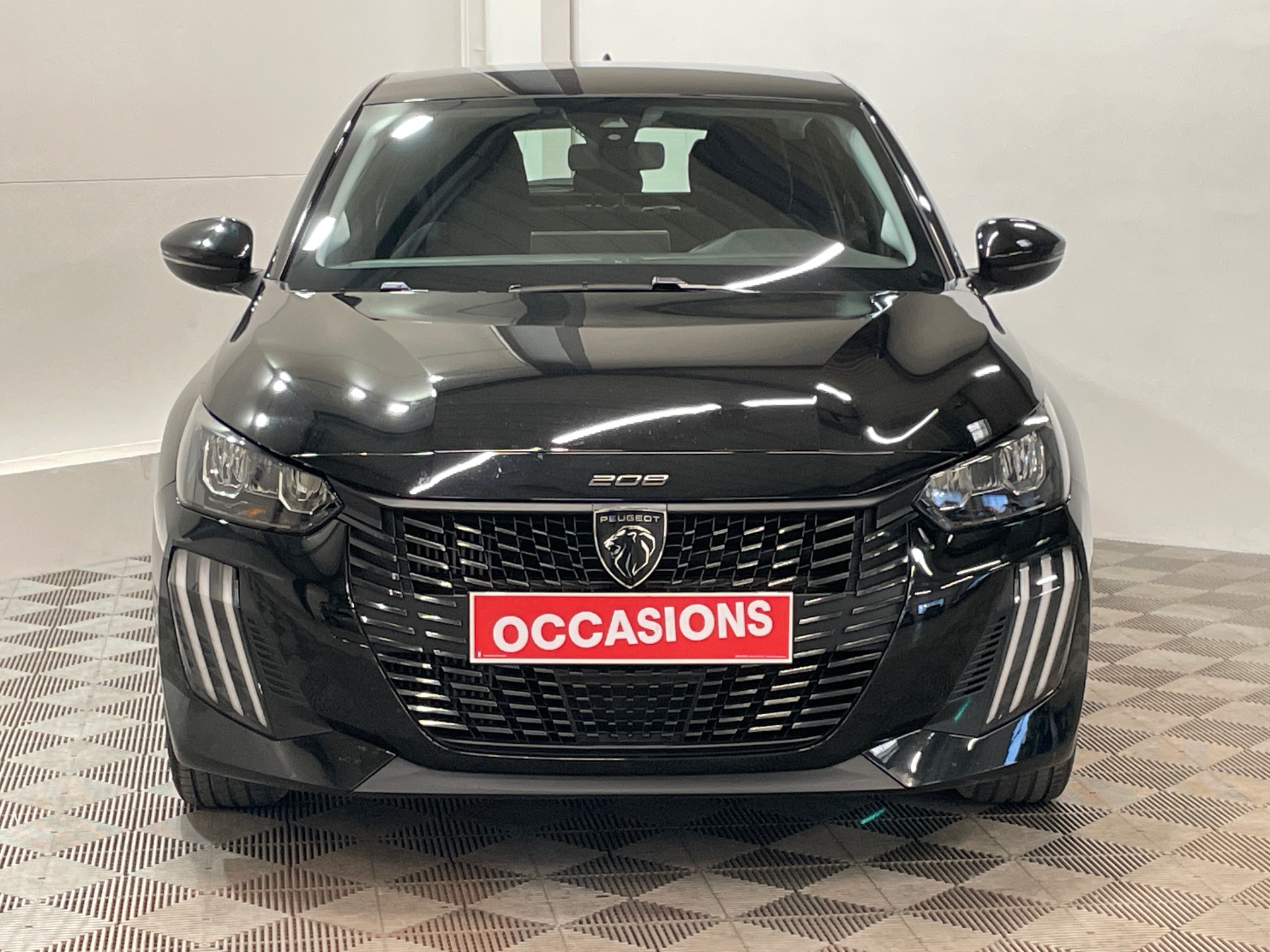 Photo 2 du véhicule PEUGEOT 208