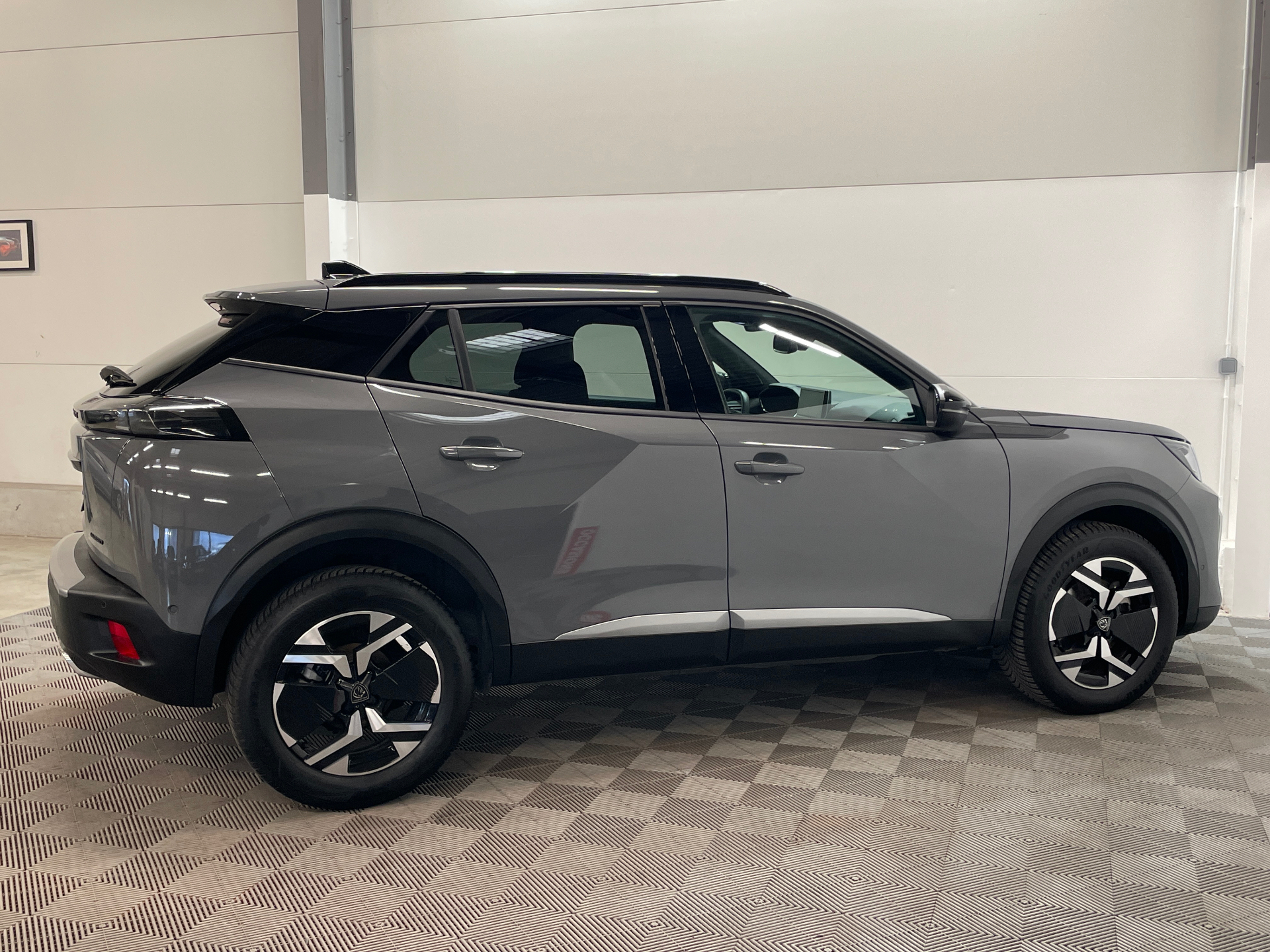 Photo 26 du véhicule PEUGEOT 2008