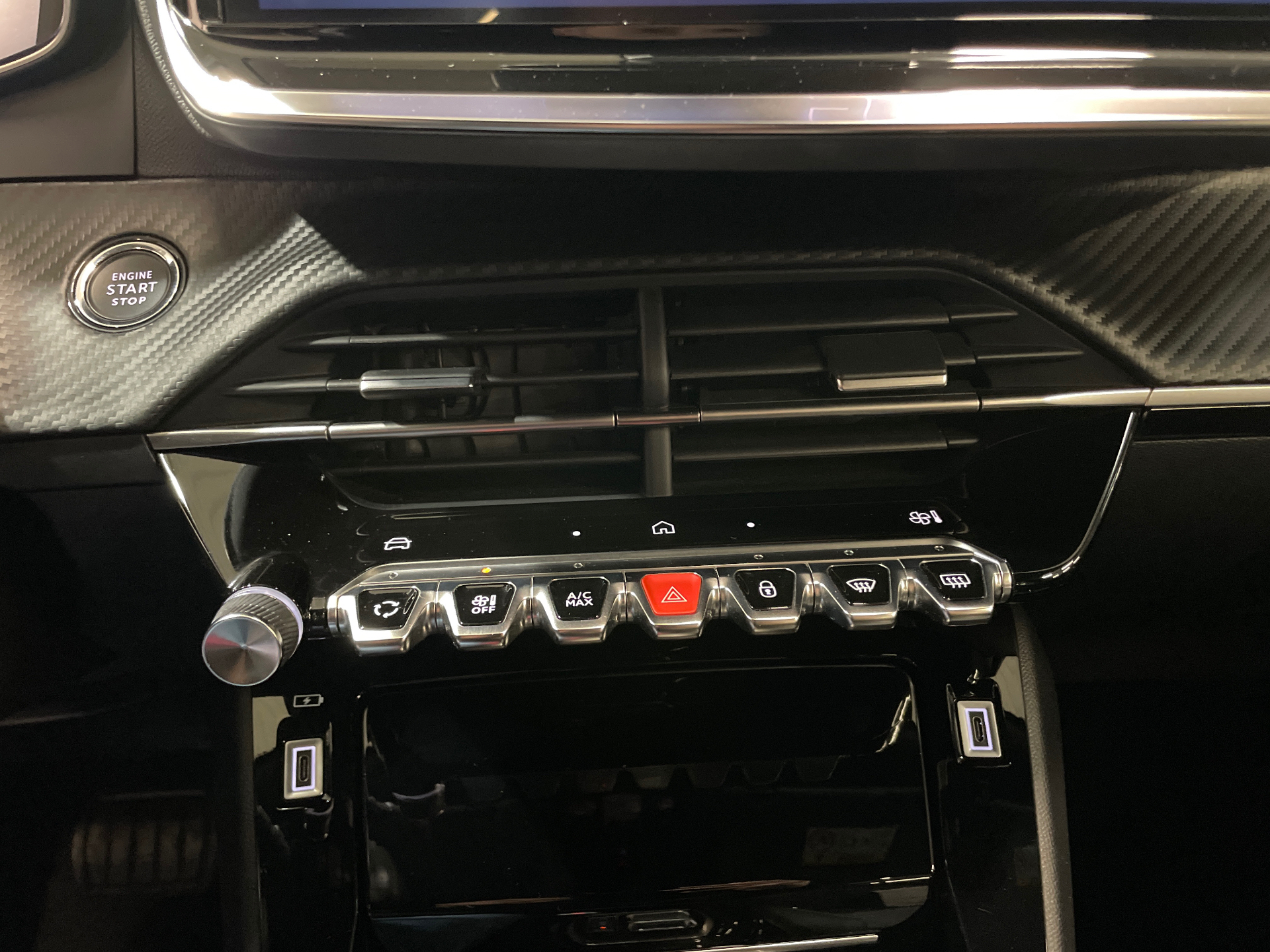 Photo 17 du véhicule PEUGEOT 2008