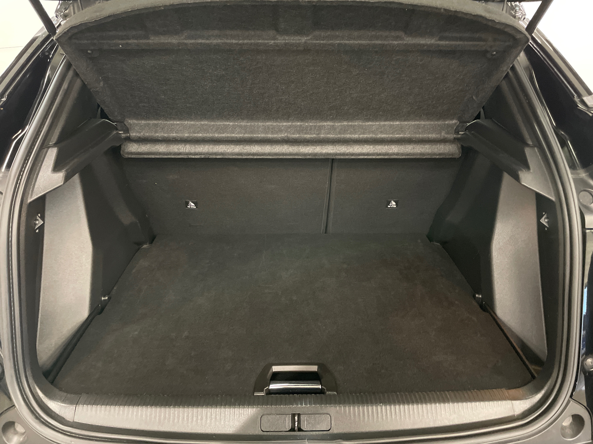 Photo 10 du véhicule PEUGEOT 2008