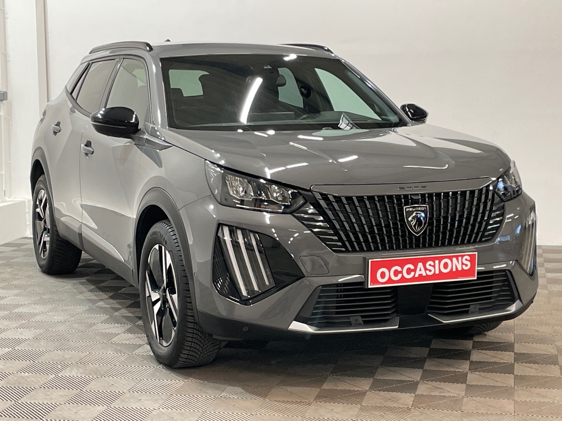 Photo 3 du véhicule PEUGEOT 2008