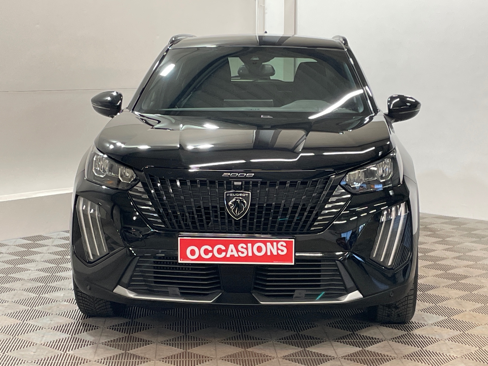 Photo 2 du véhicule PEUGEOT 2008