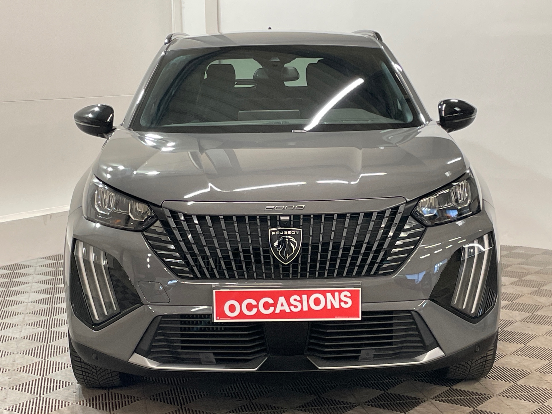 Photo 2 du véhicule PEUGEOT 2008