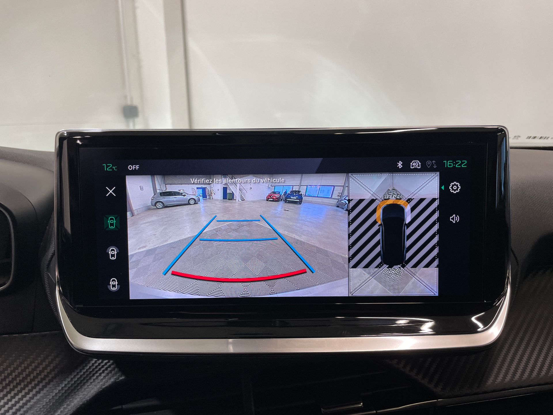 Photo 12 du véhicule PEUGEOT 2008