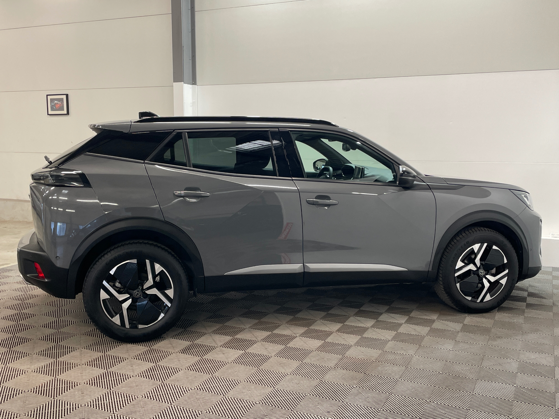 Photo 28 du véhicule PEUGEOT 2008