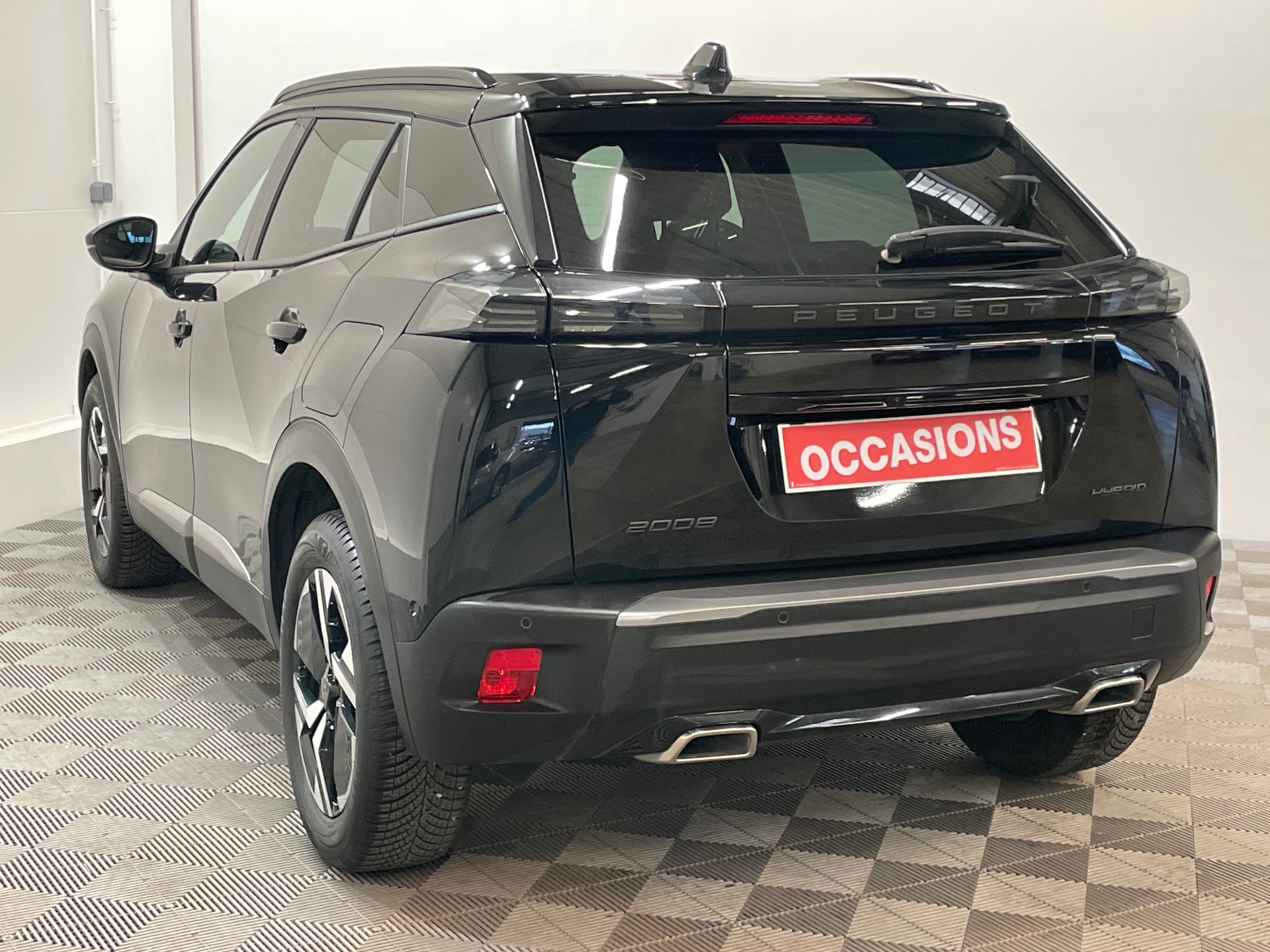 Photo 6 du véhicule PEUGEOT 2008