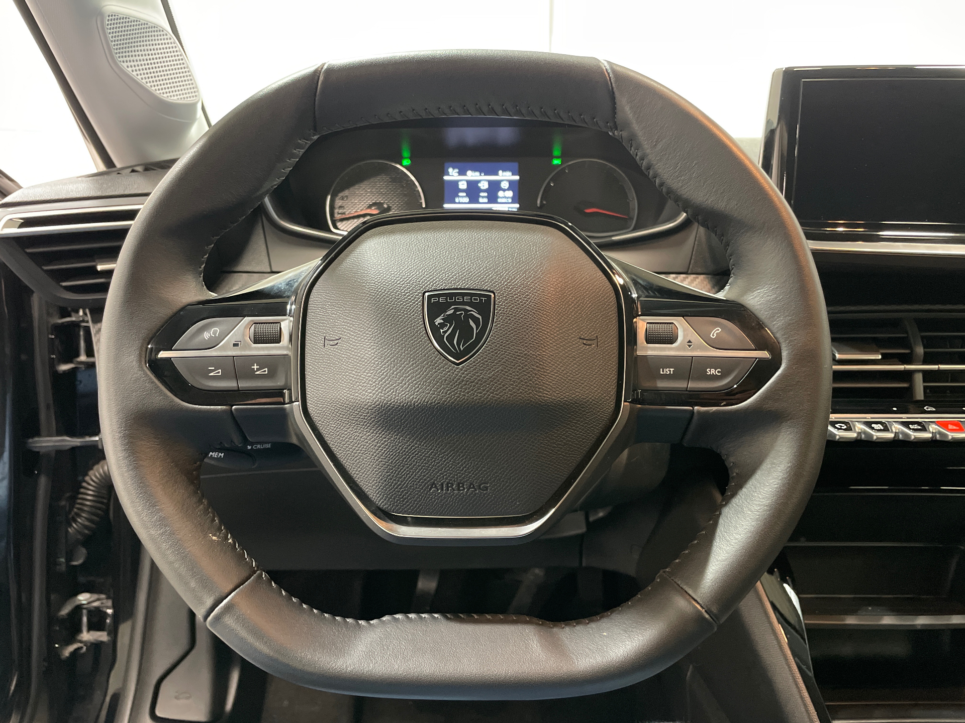 Photo 17 du véhicule PEUGEOT 208