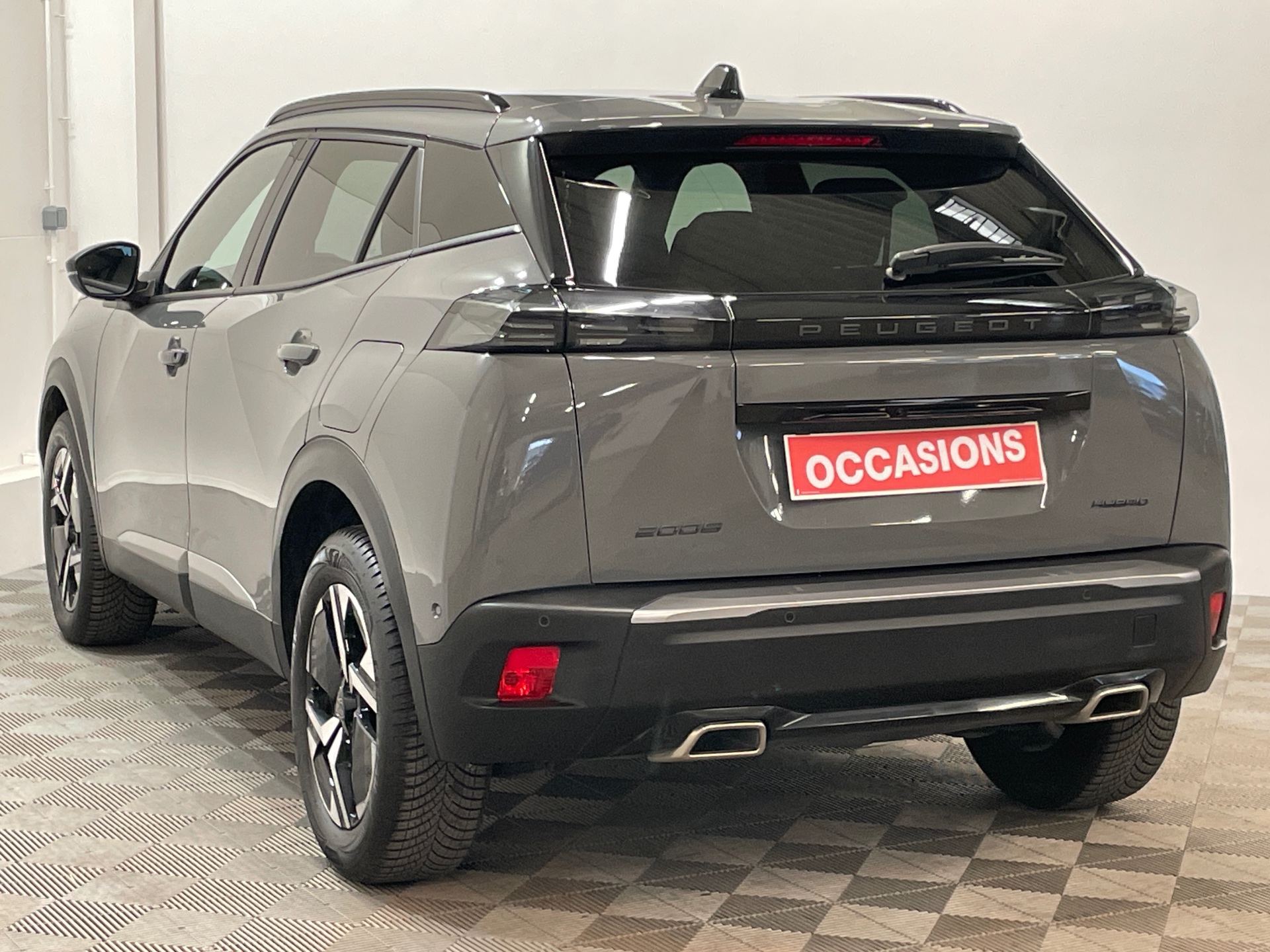 Photo 6 du véhicule PEUGEOT 2008