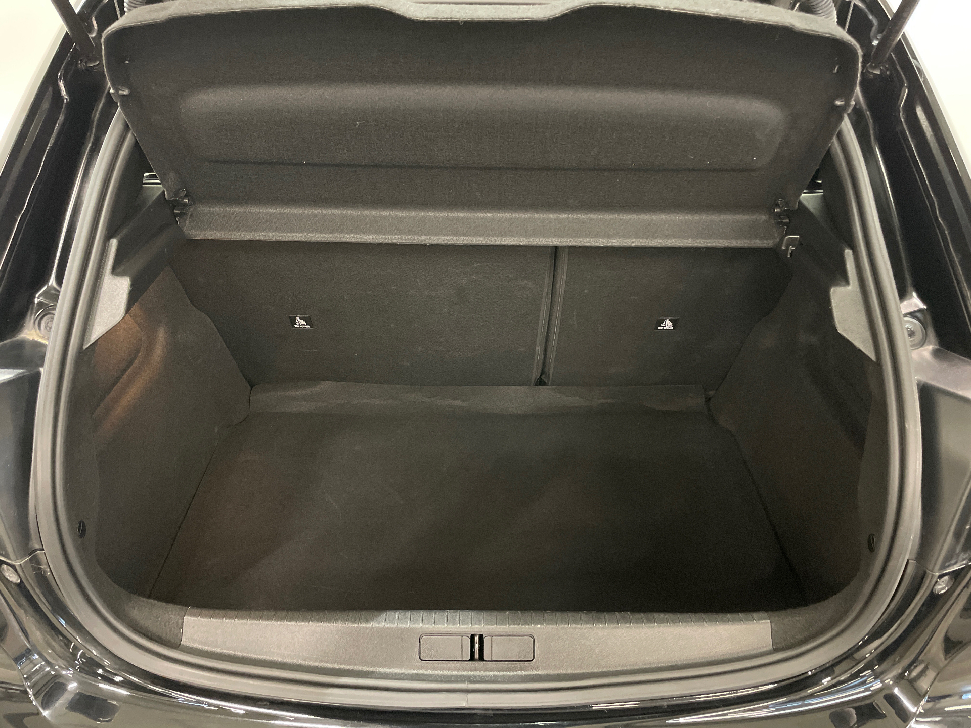 Photo 10 du véhicule PEUGEOT 208