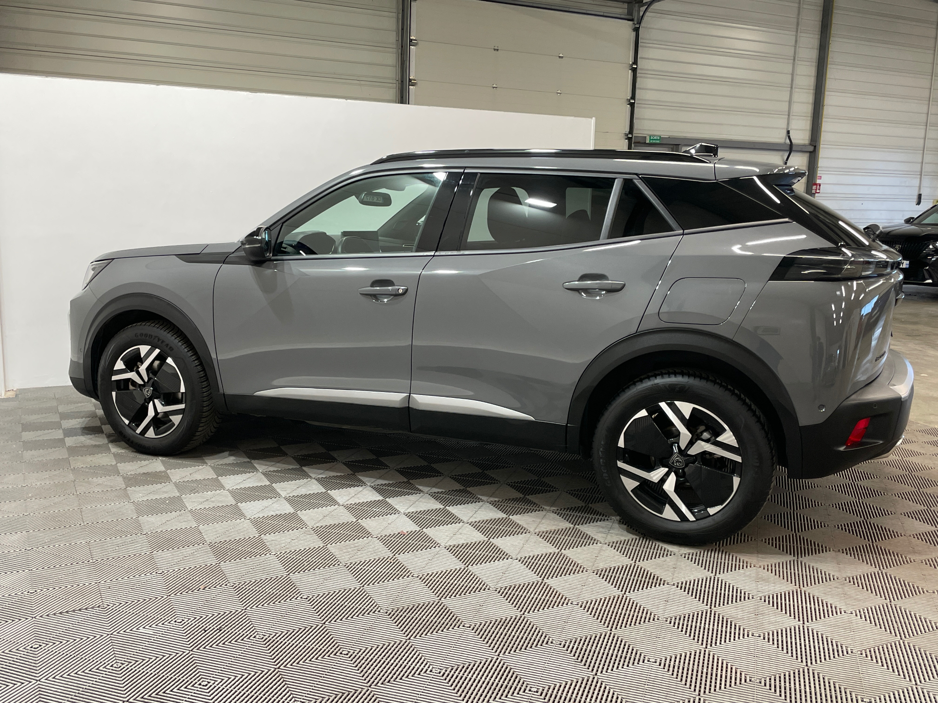 Photo 25 du véhicule PEUGEOT 2008