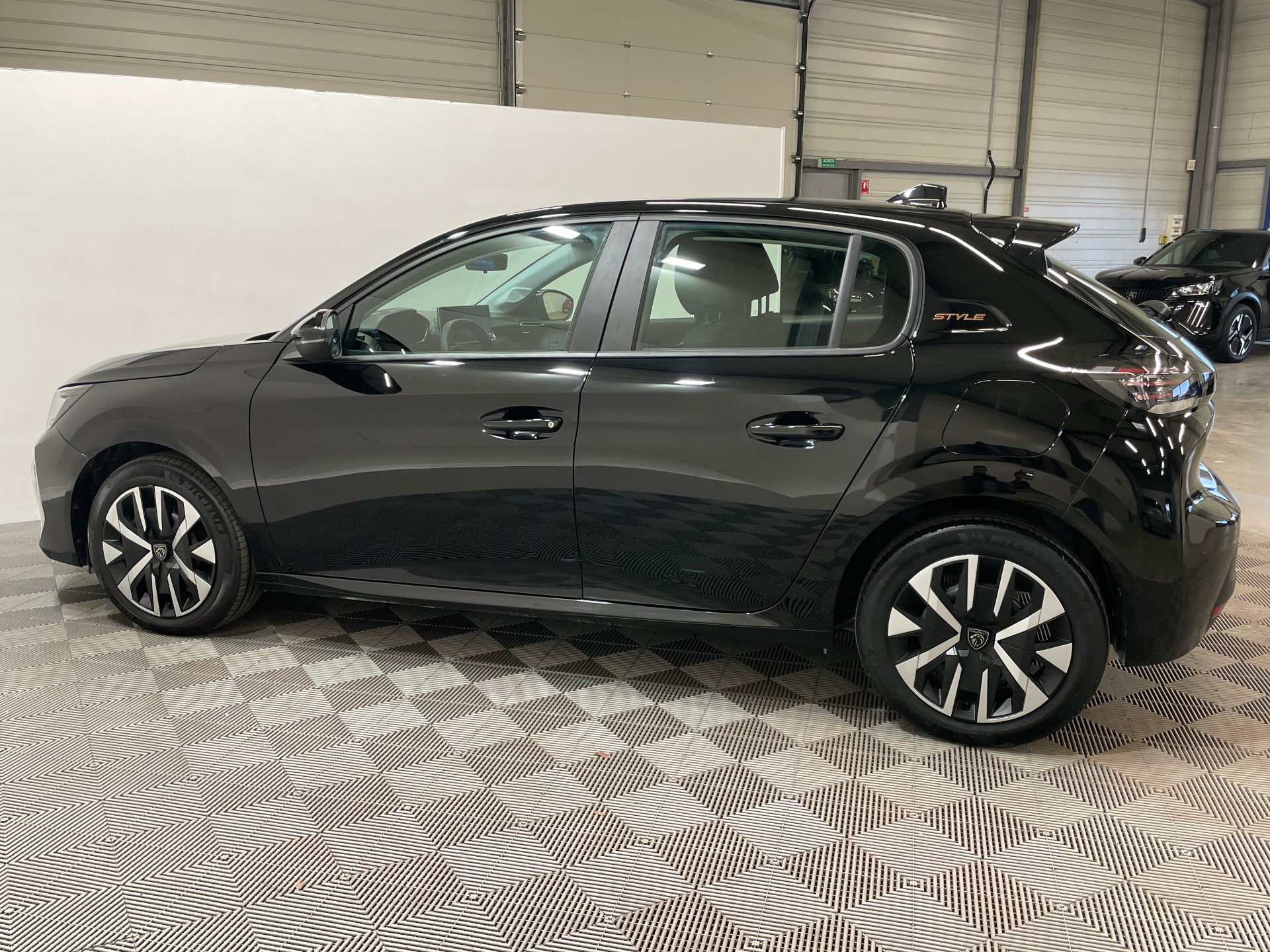 Photo 26 du véhicule PEUGEOT 208