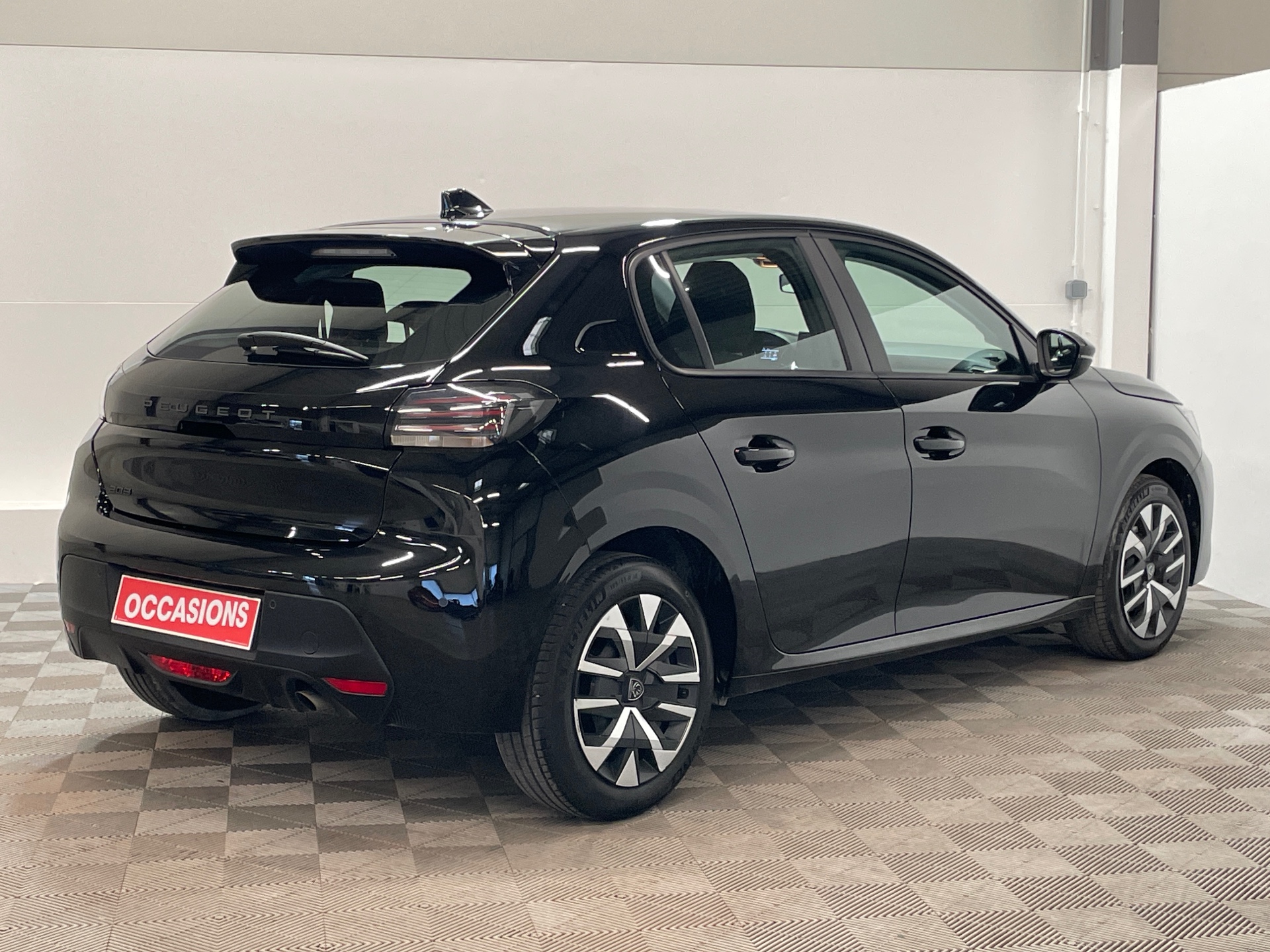 Photo 4 du véhicule PEUGEOT 208