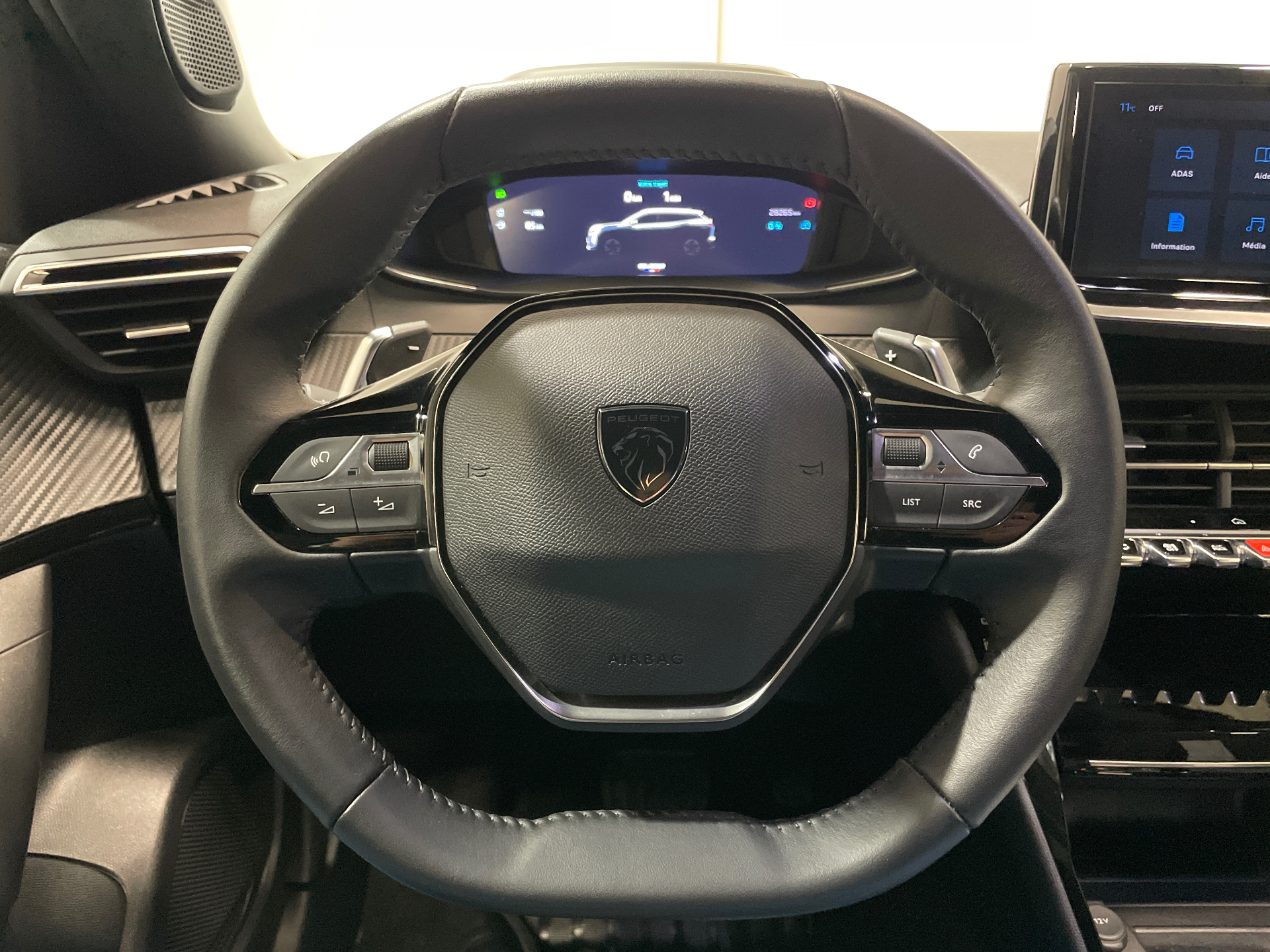 Photo 20 du véhicule PEUGEOT 2008