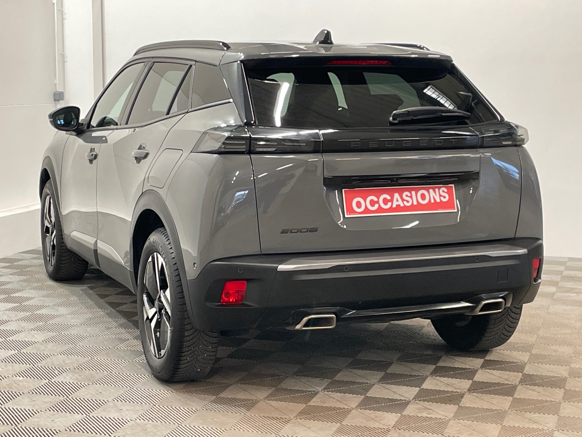 Photo 6 du véhicule PEUGEOT 2008