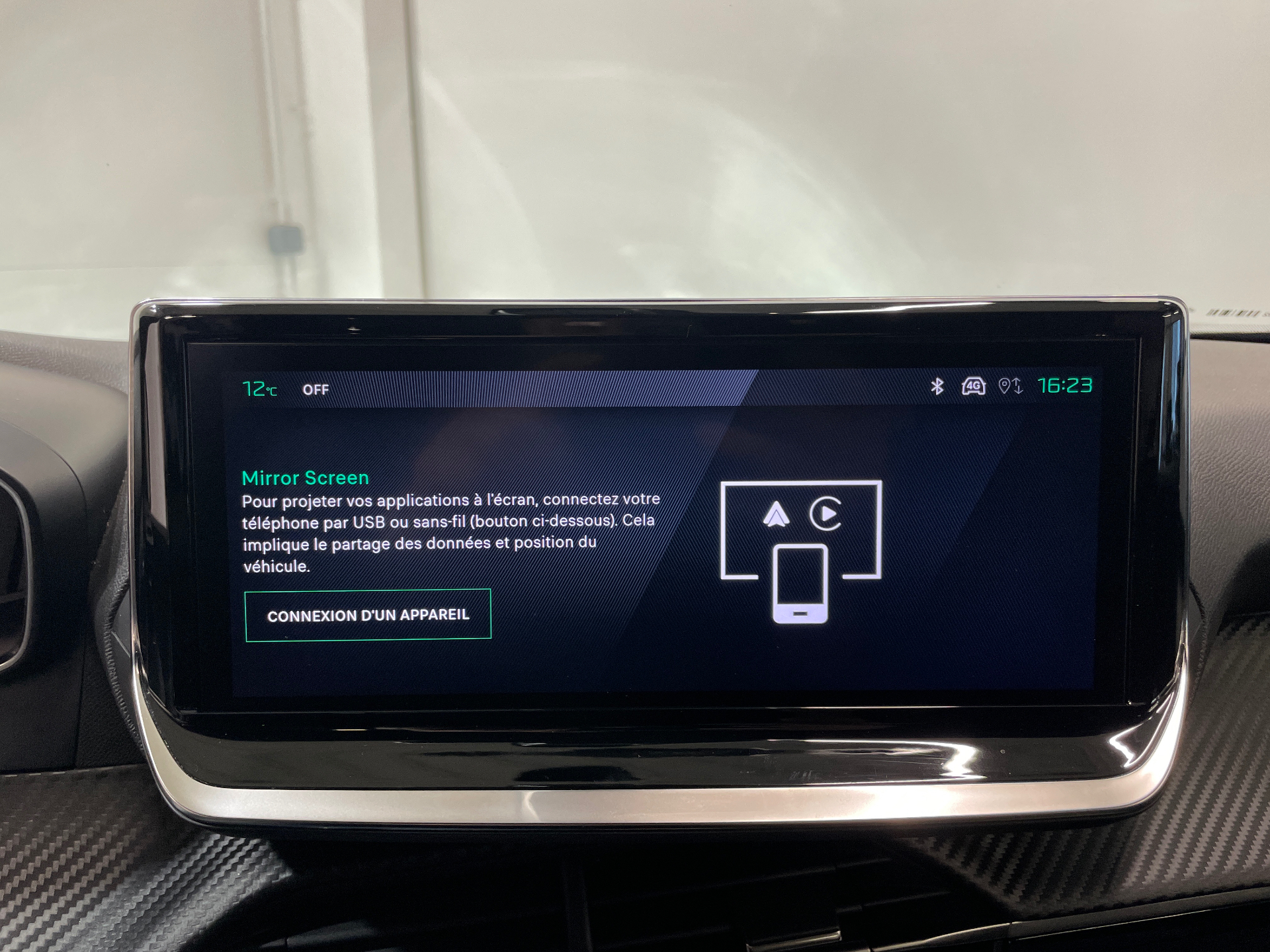 Photo 16 du véhicule PEUGEOT 2008