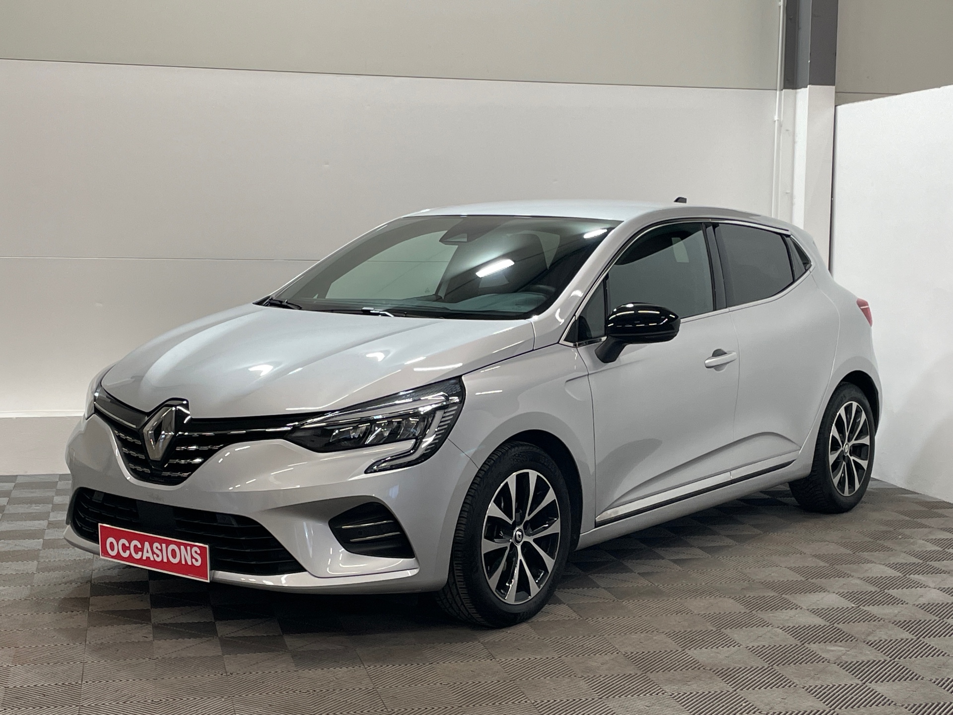 RENAULT CLIO V techno TCe 90 d'occasion