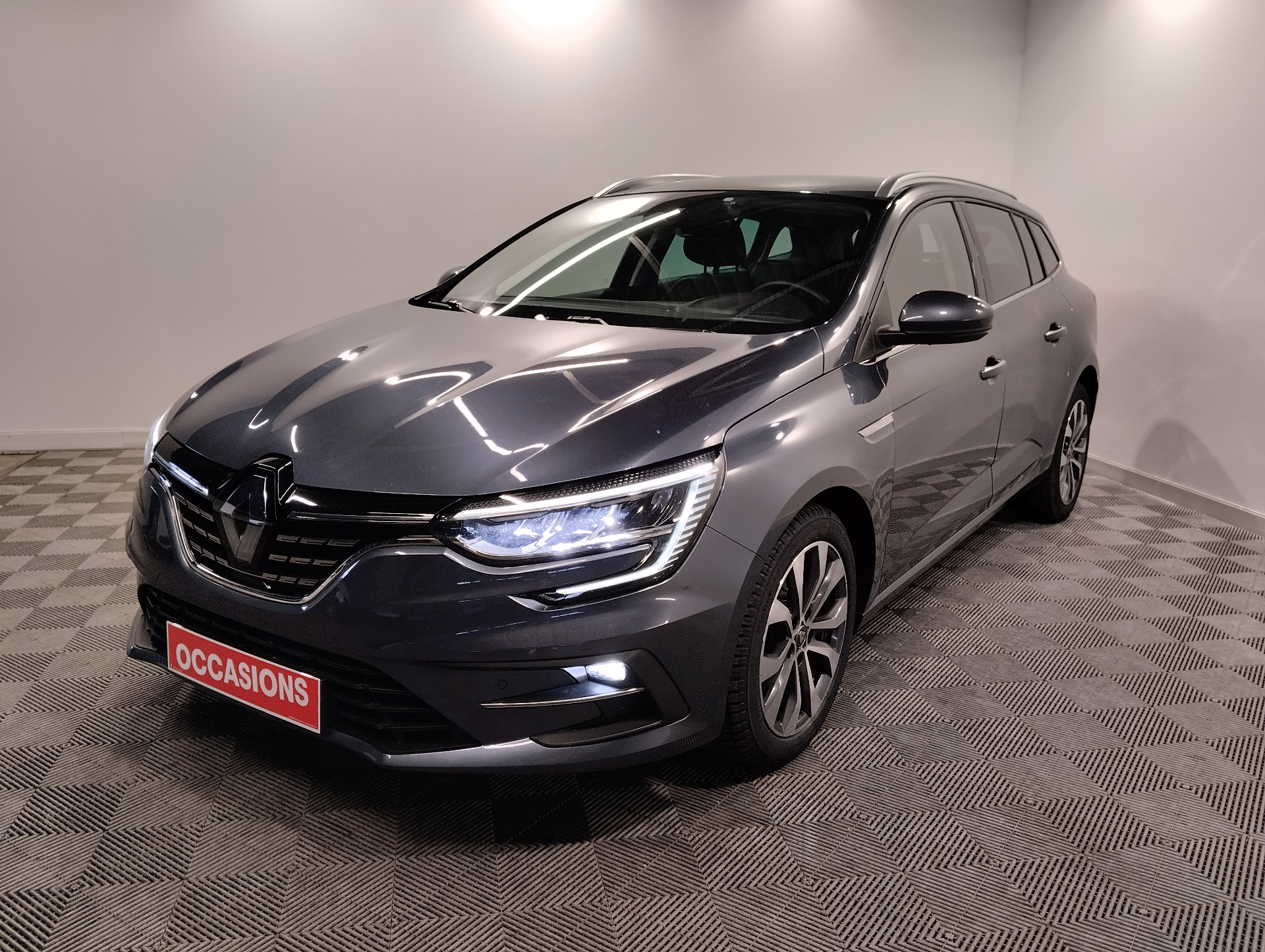 RENAULT MEGANE IV ESTATE techno TCe 140 EDC -23 d'occasion