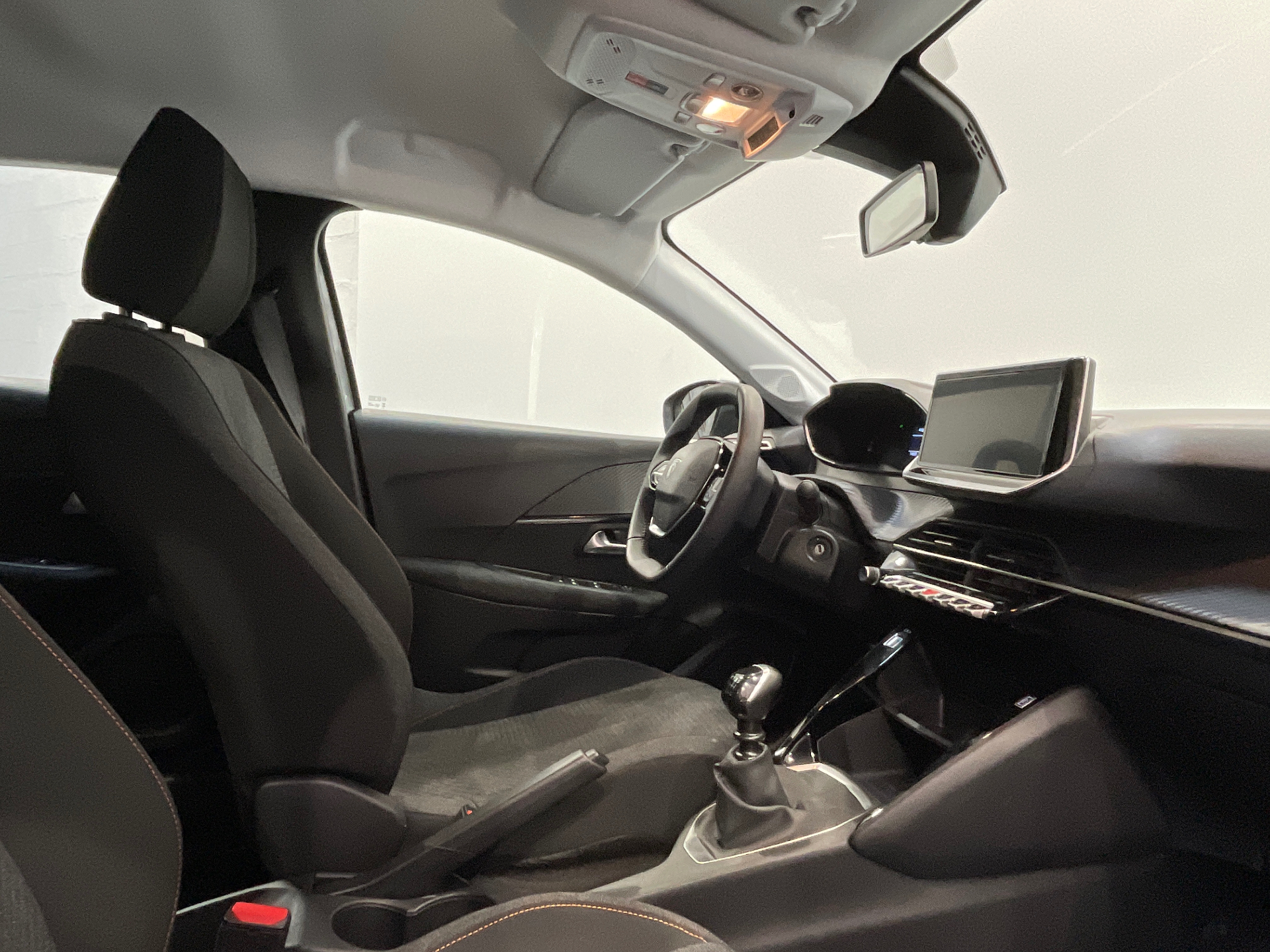 Photo 22 du véhicule PEUGEOT 208