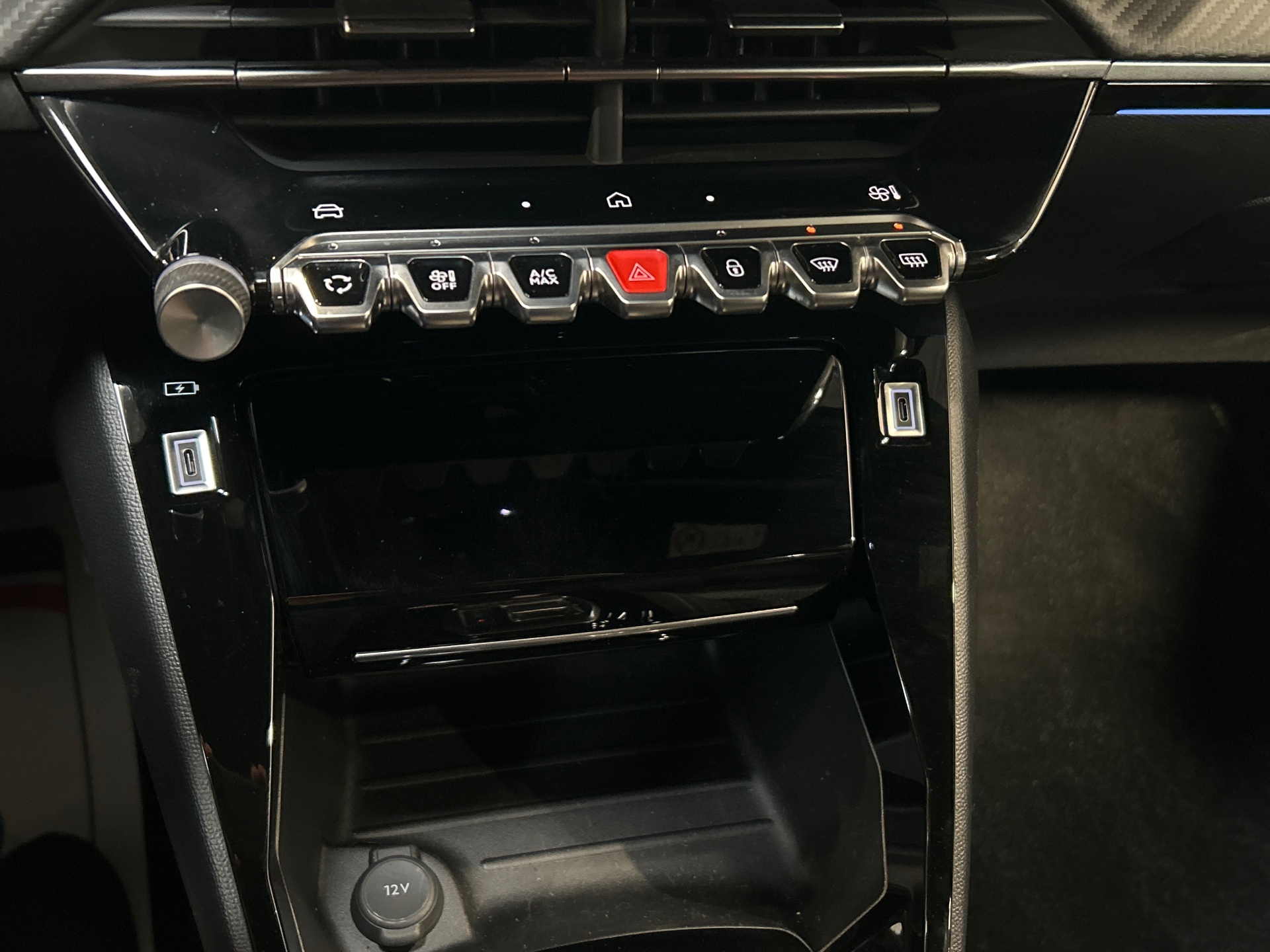 Photo 18 du véhicule PEUGEOT 2008 ELECTRIQUE