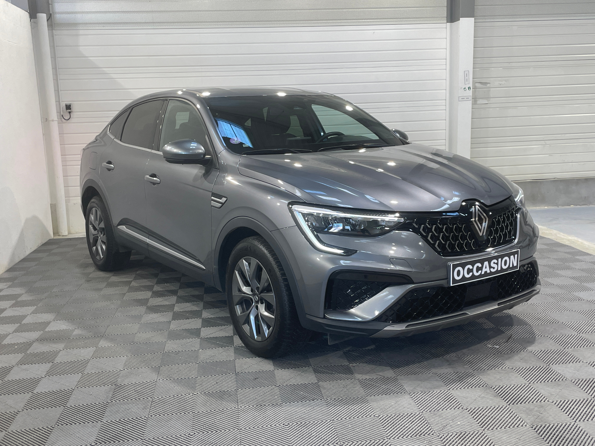 Photo 3 du véhicule RENAULT ARKANA