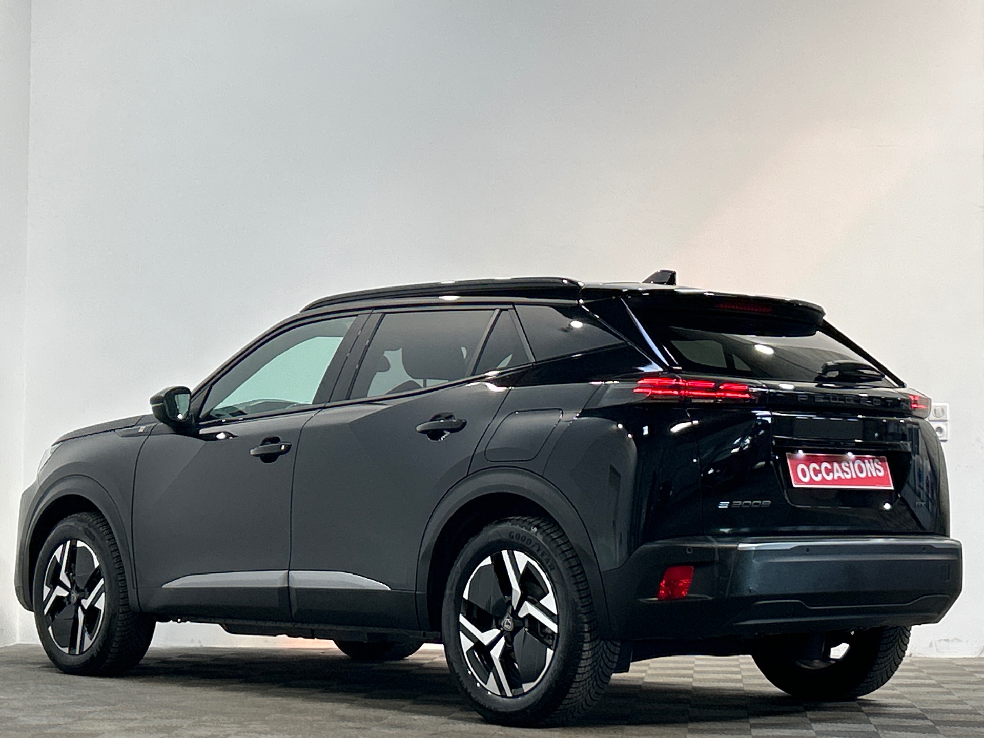 Photo 4 du véhicule PEUGEOT 2008 ELECTRIQUE