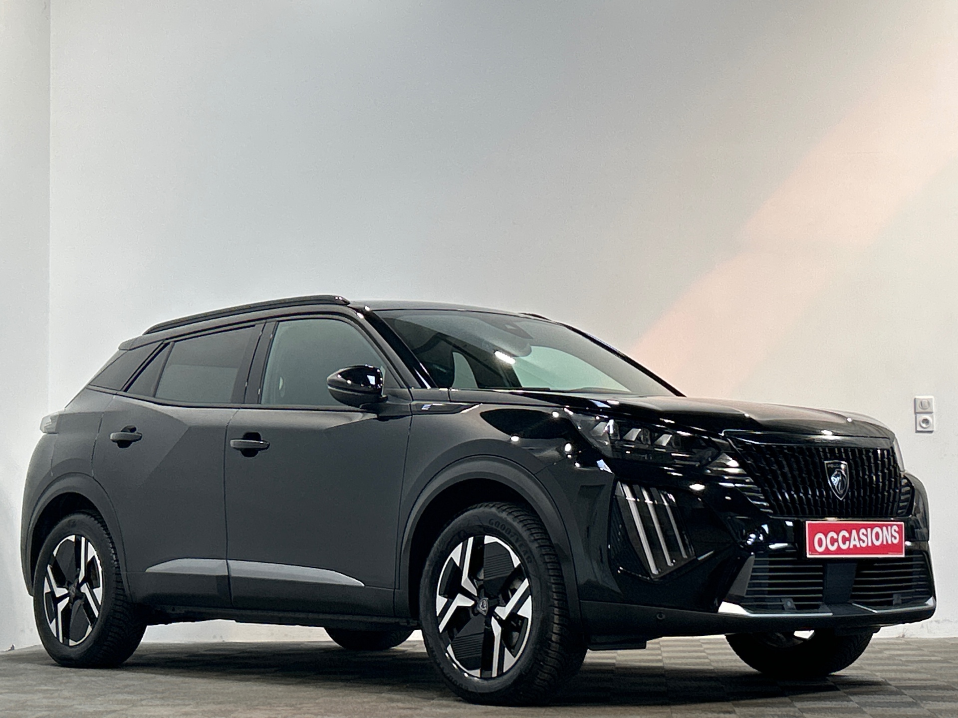 Photo 2 du véhicule PEUGEOT 2008 ELECTRIQUE