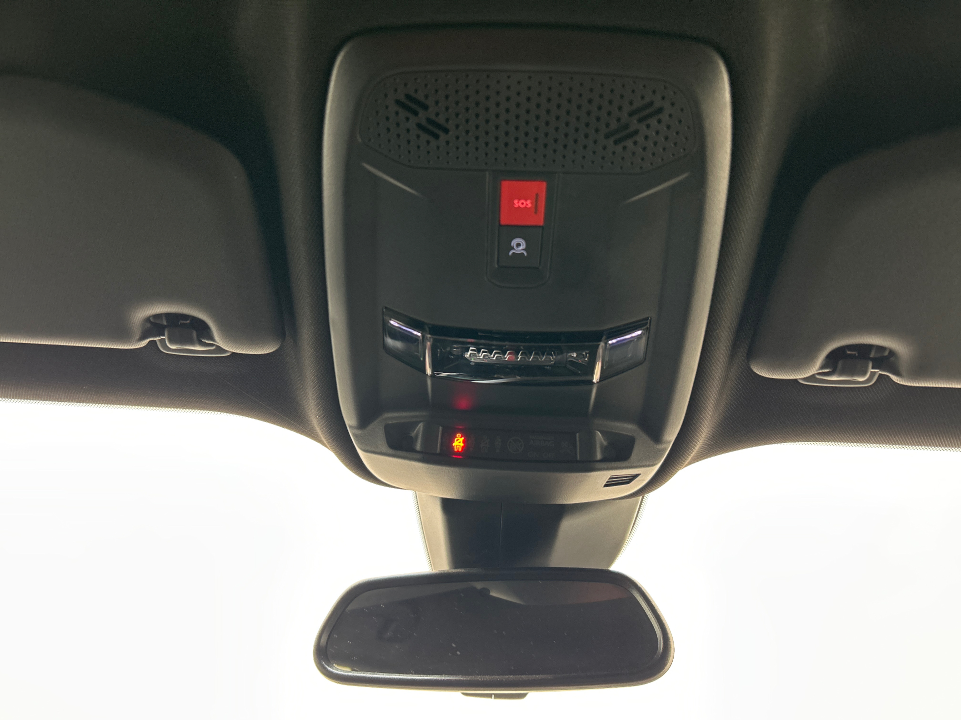 Photo 22 du véhicule PEUGEOT 2008 ELECTRIQUE