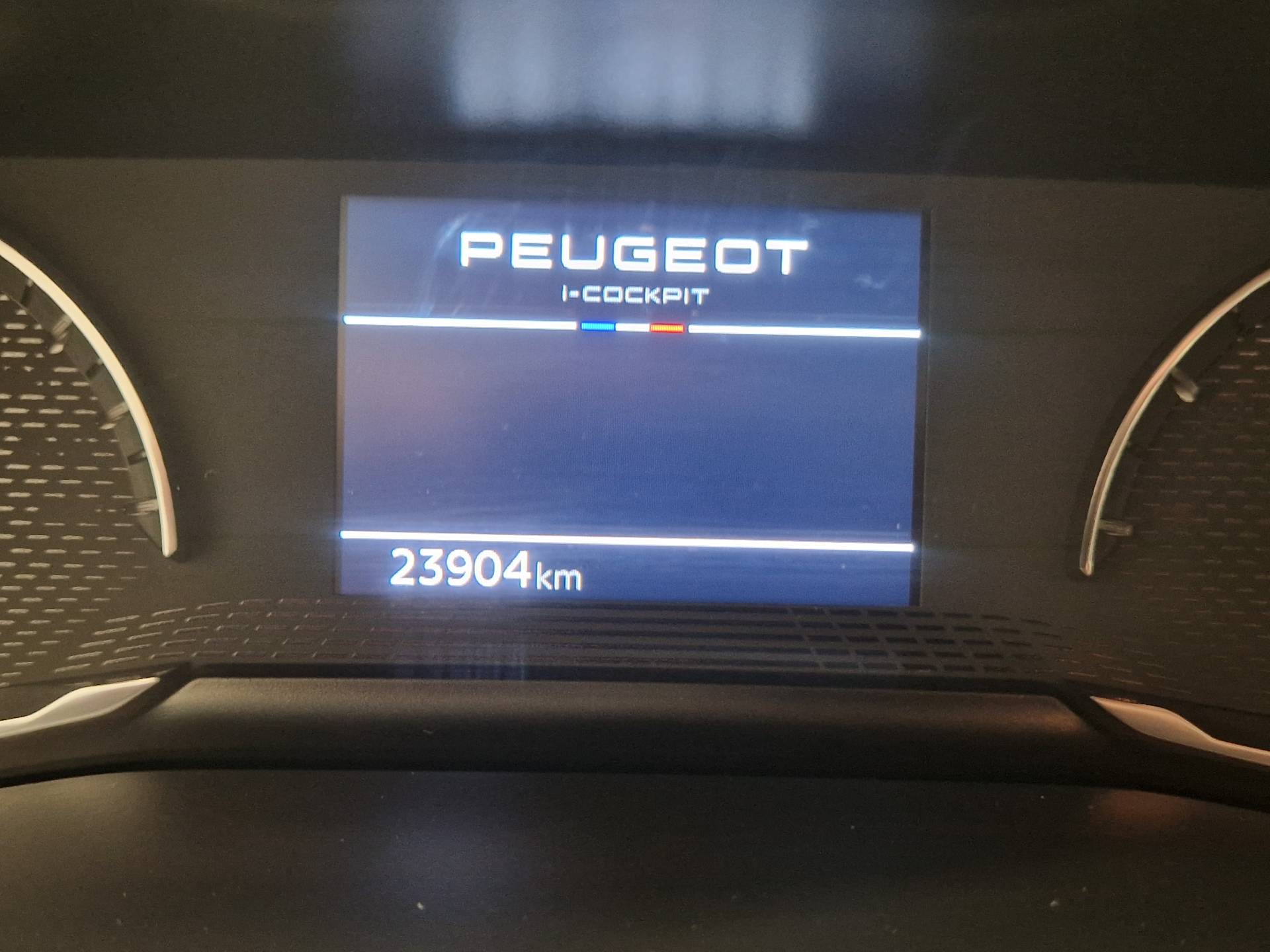 Photo 24 du véhicule PEUGEOT 208
