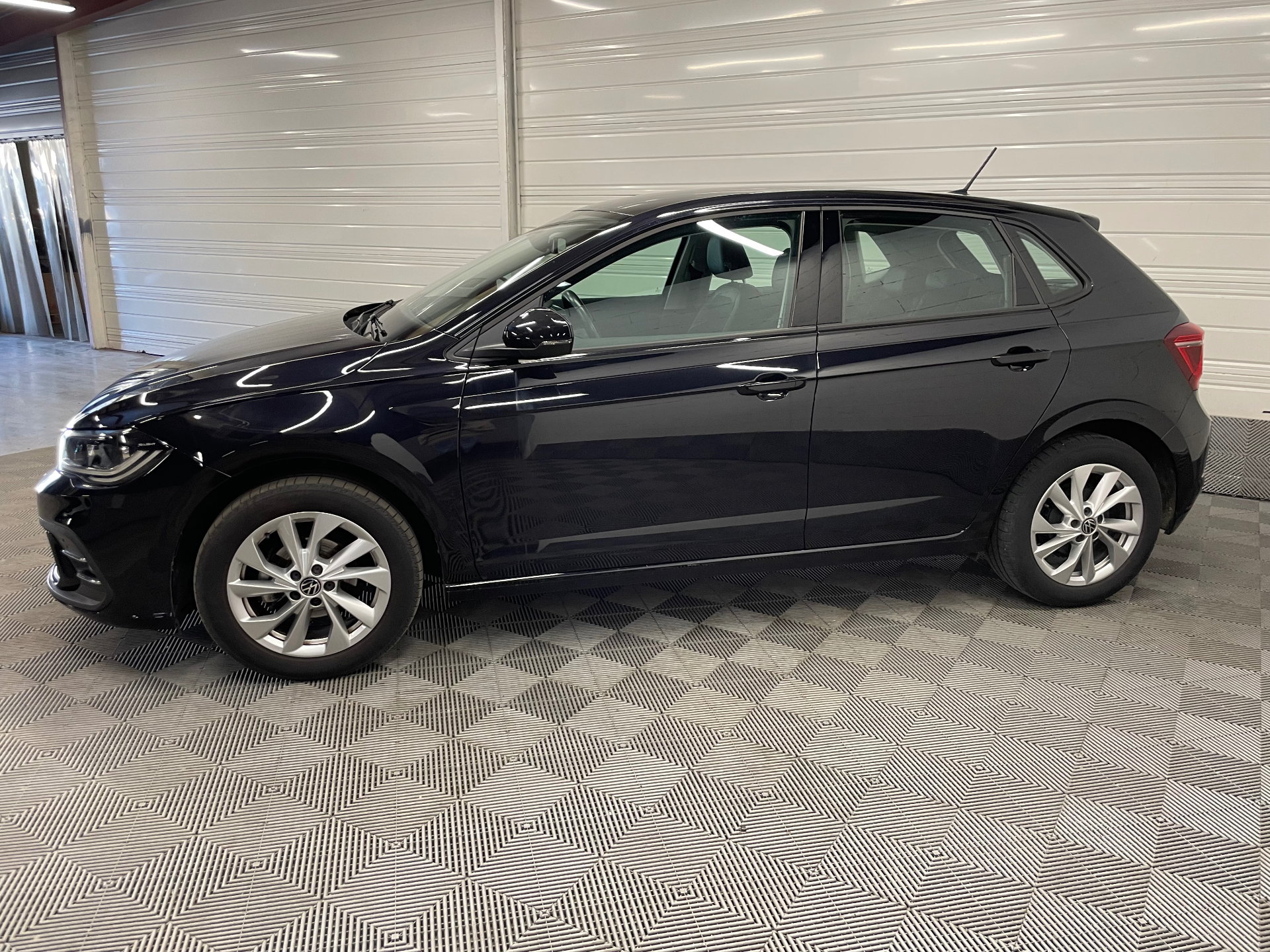 Photo 4 du véhicule VOLKSWAGEN POLO