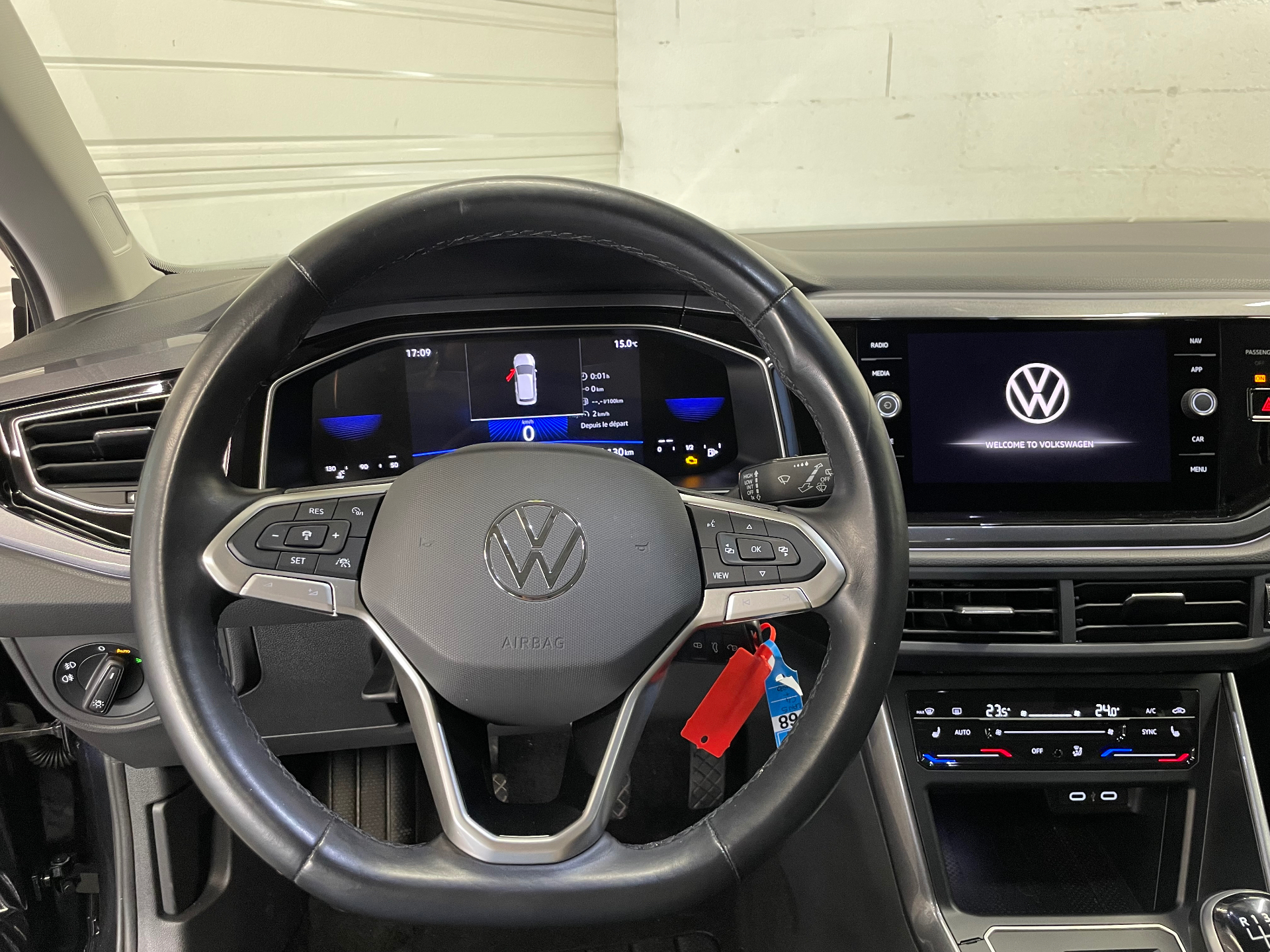 Photo 14 du véhicule VOLKSWAGEN POLO