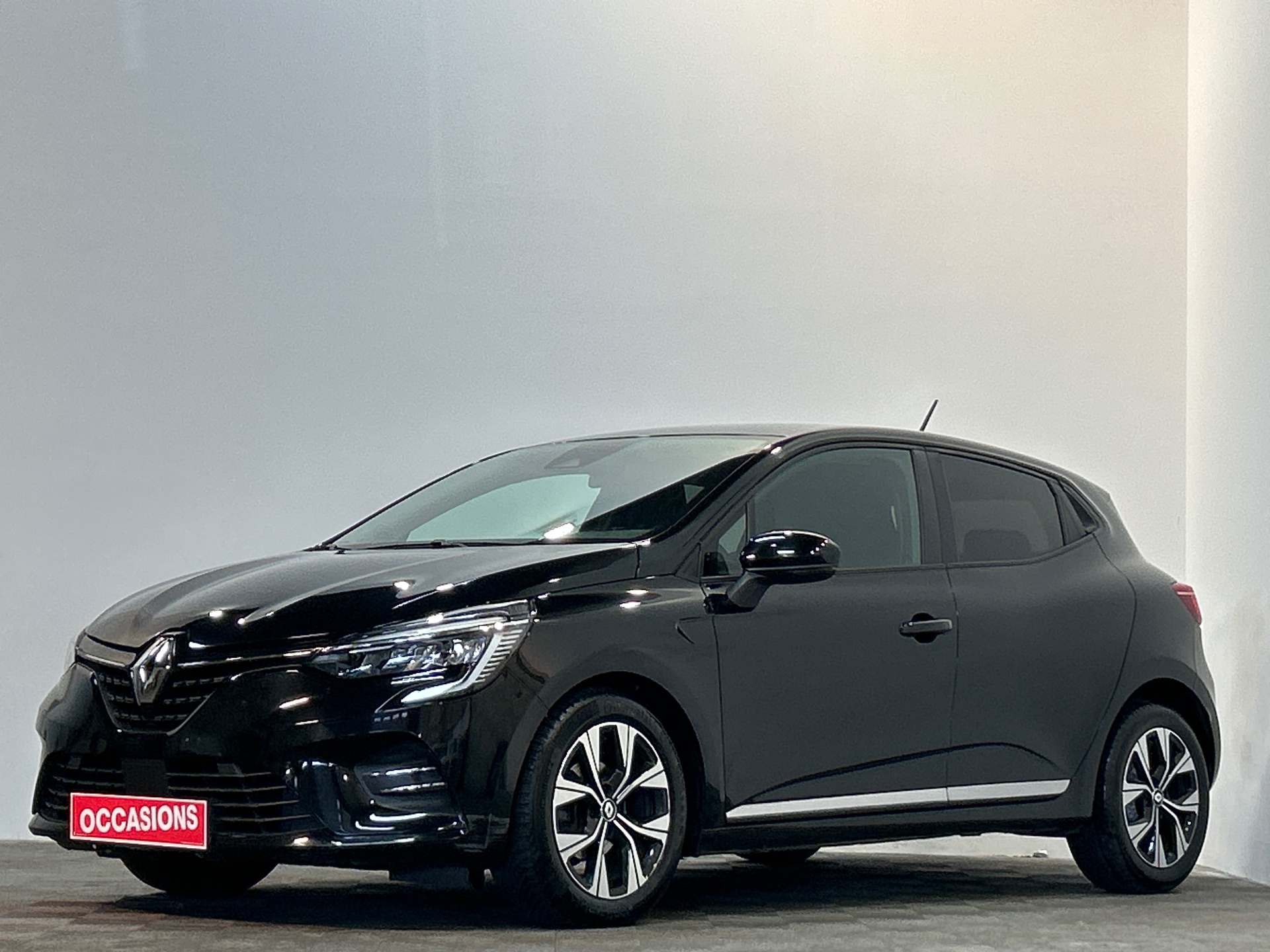 RENAULT CLIO V TCe 90 X-Tronic Evolution d'occasion