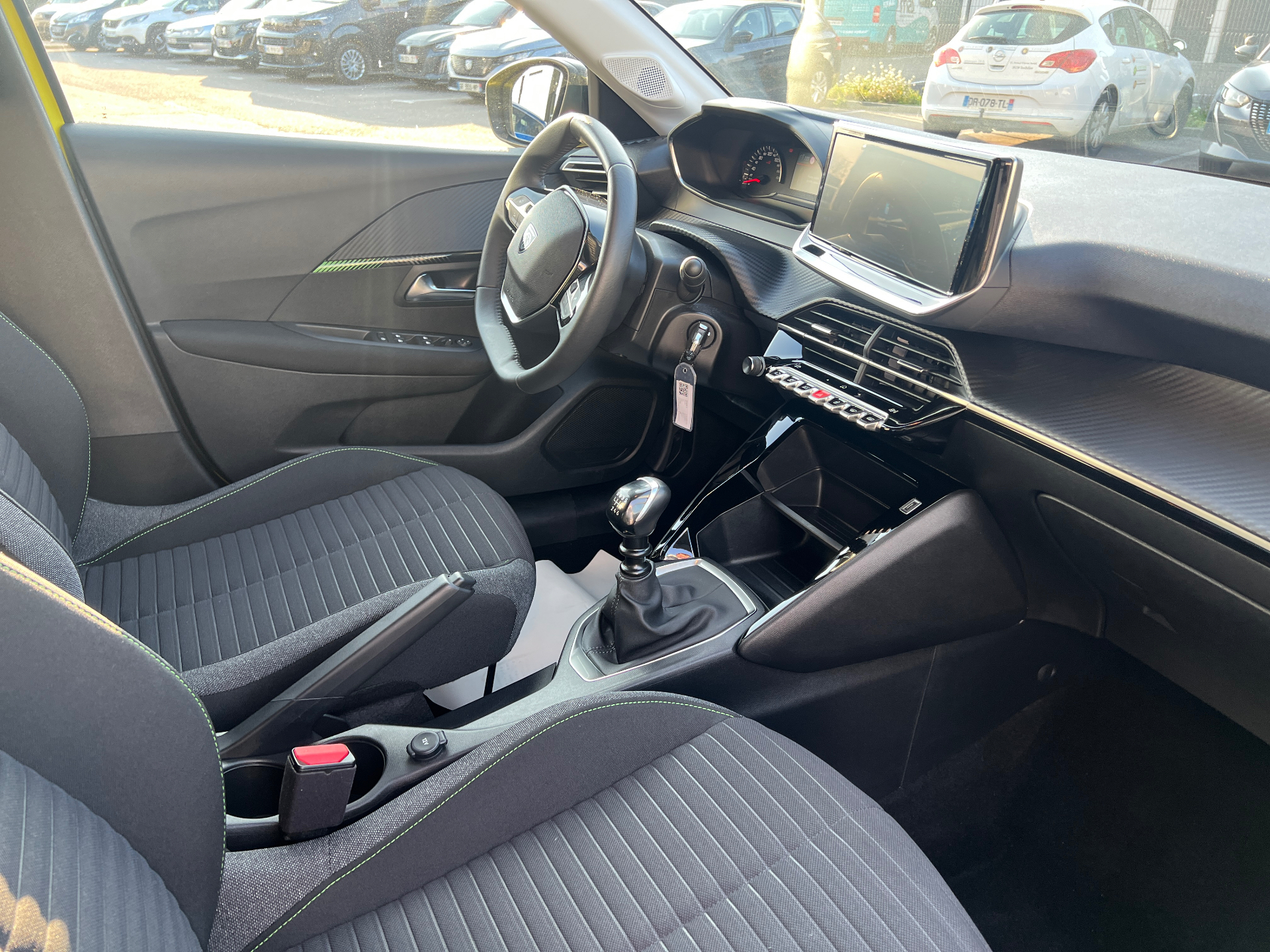 PEUGEOT 208 2024 — photo 13