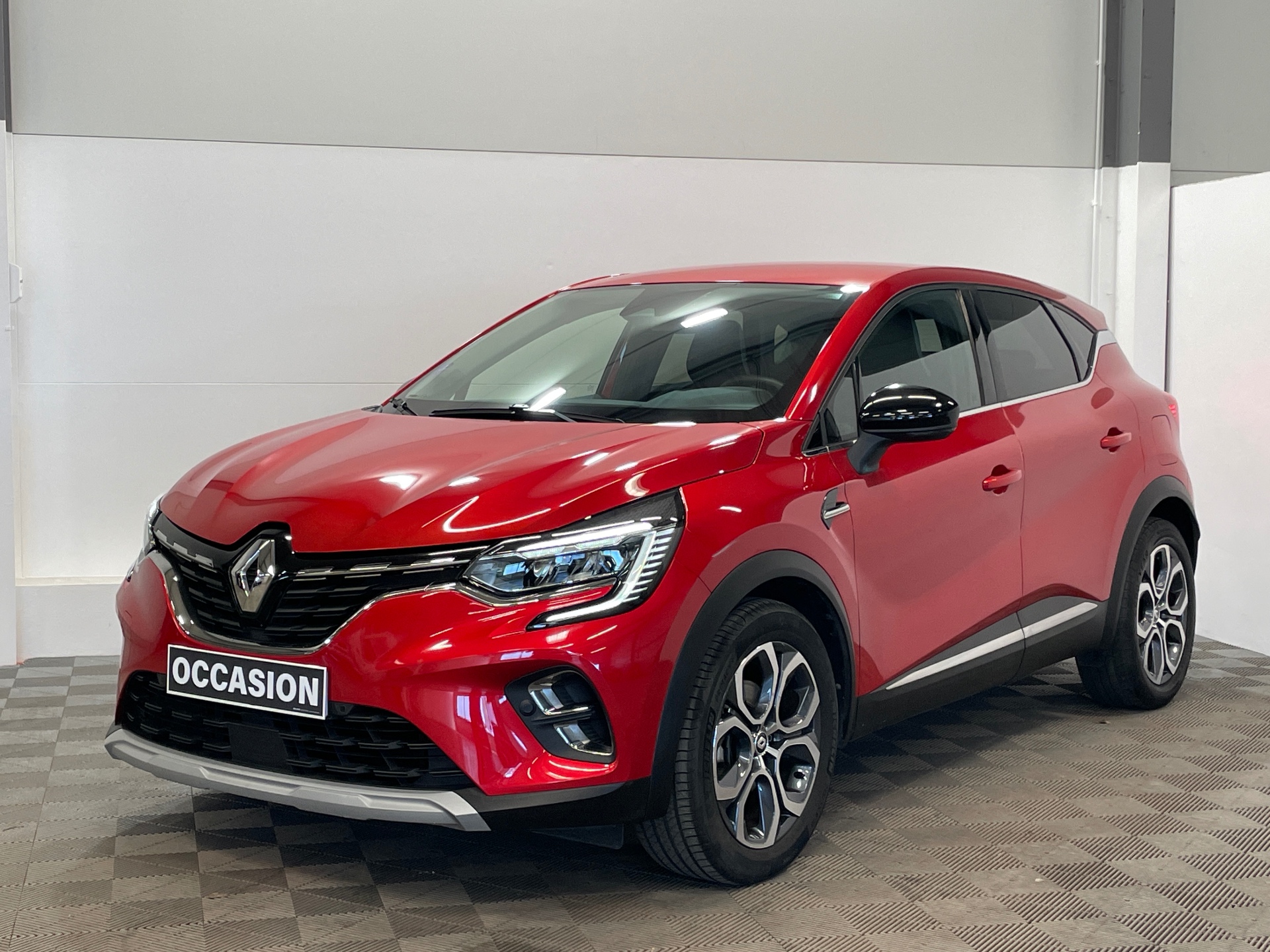 RENAULT CAPTUR E-Tech hybride rechargeable 160 Techno d'occasion