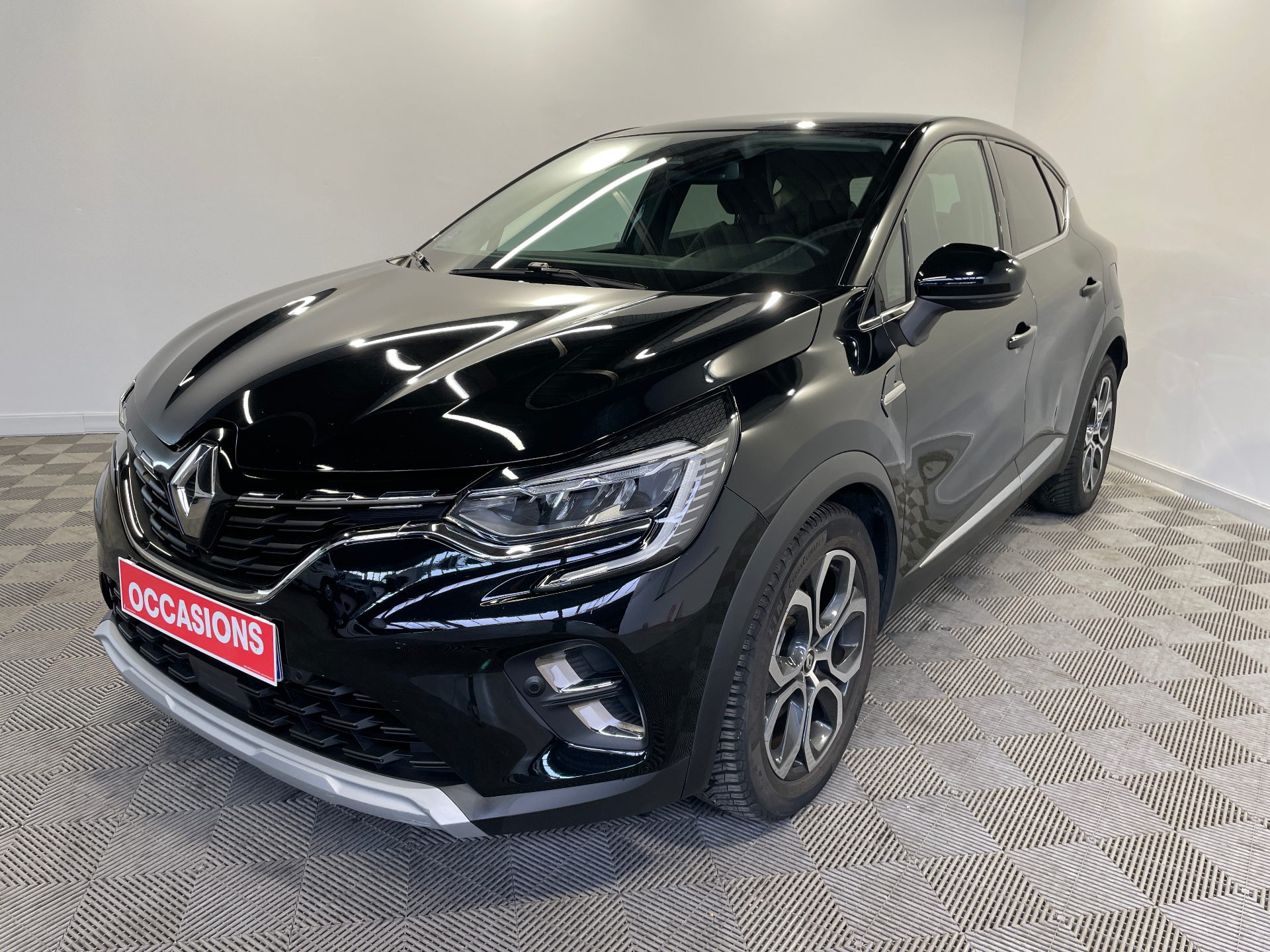 RENAULT CAPTUR E-Tech hybride rechargeable 160 Techno d'occasion