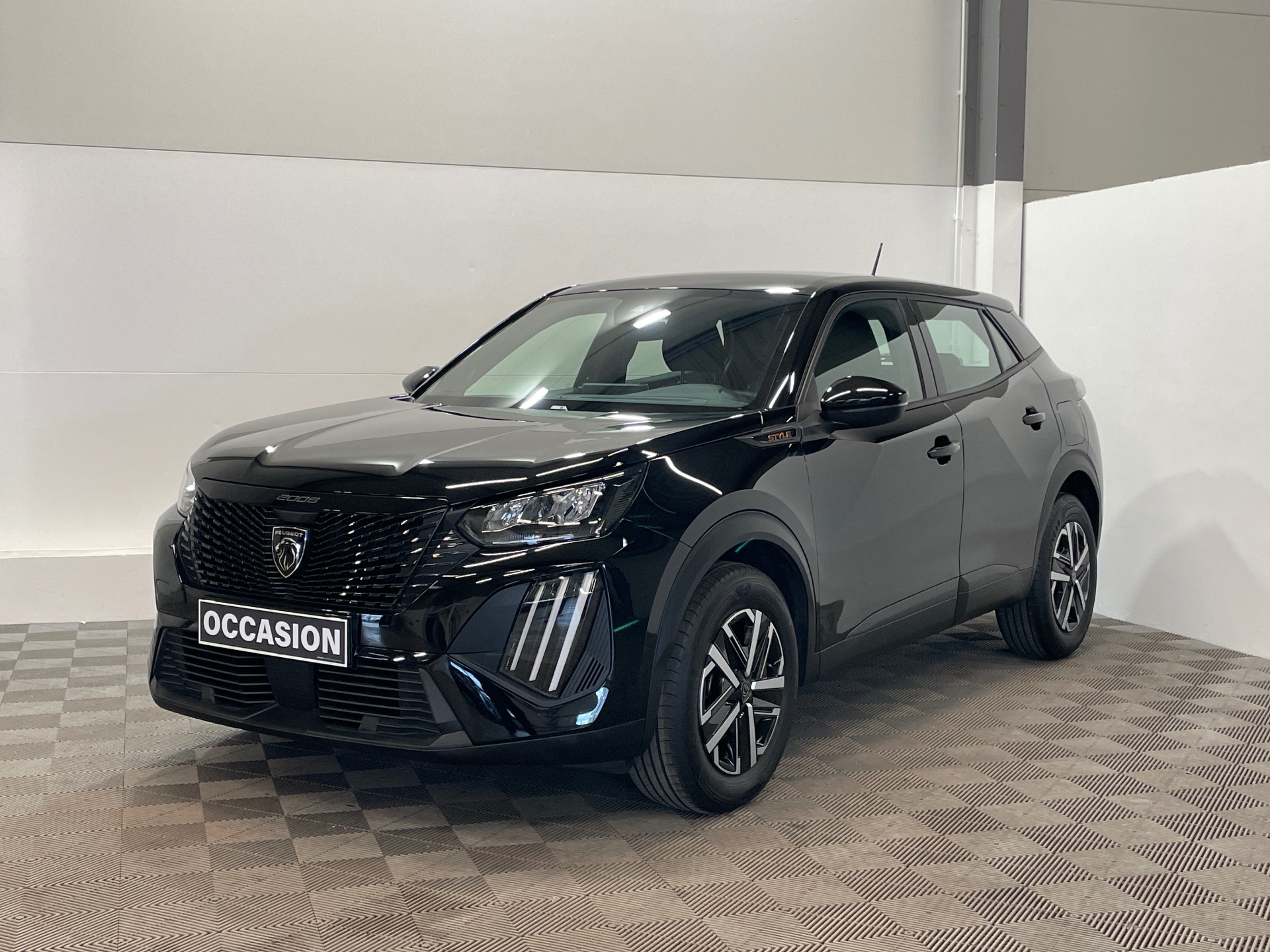 PEUGEOT 2008 Hybrid 145 e-DCS6 Style d'occasion