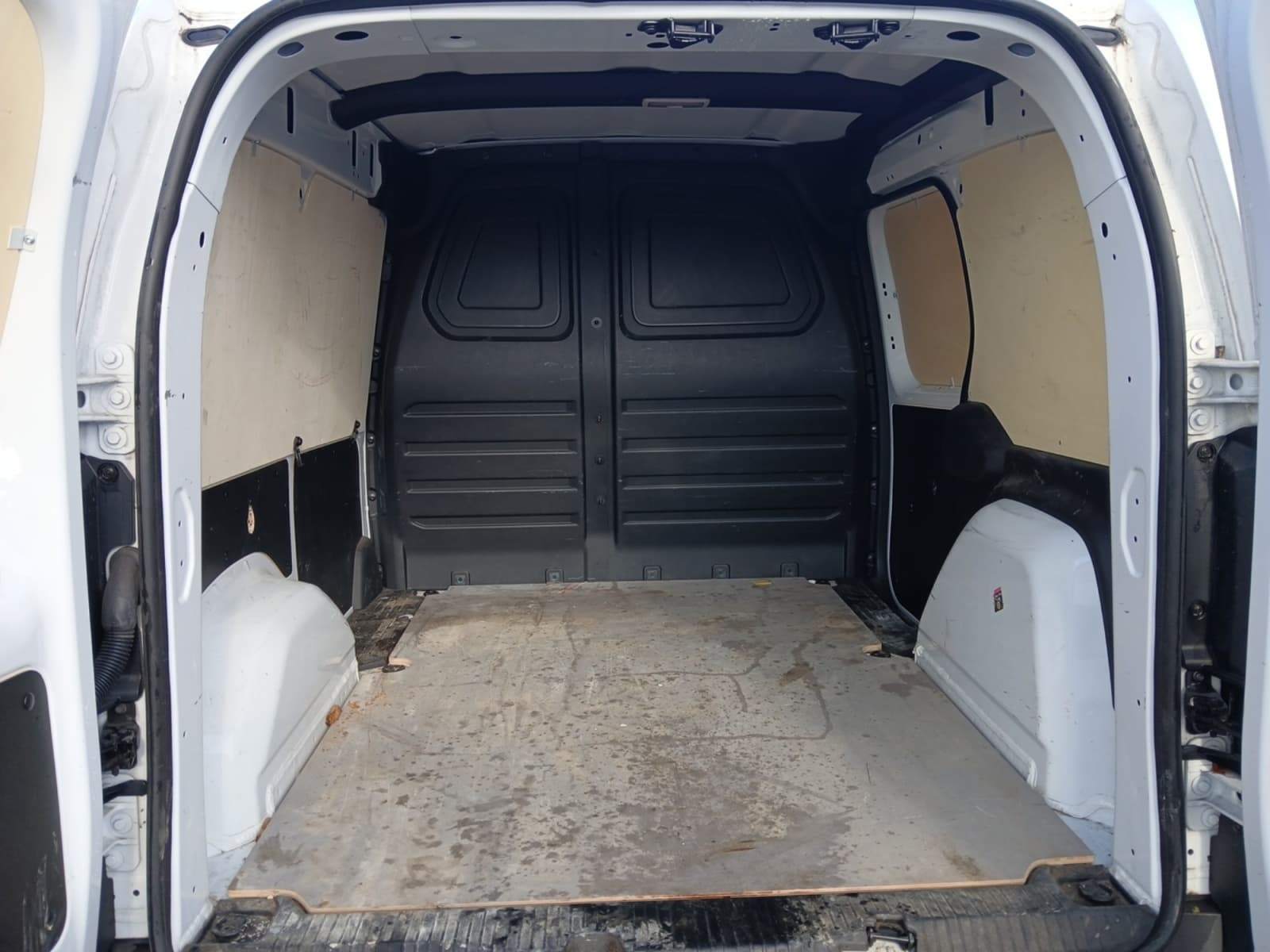Photo 8 du véhicule RENAULT KANGOO VAN