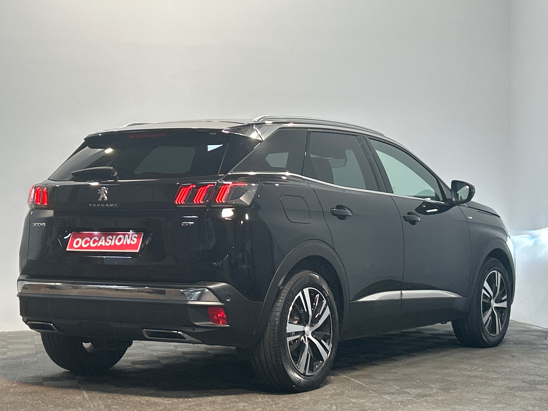 Photo 4 du véhicule PEUGEOT 3008