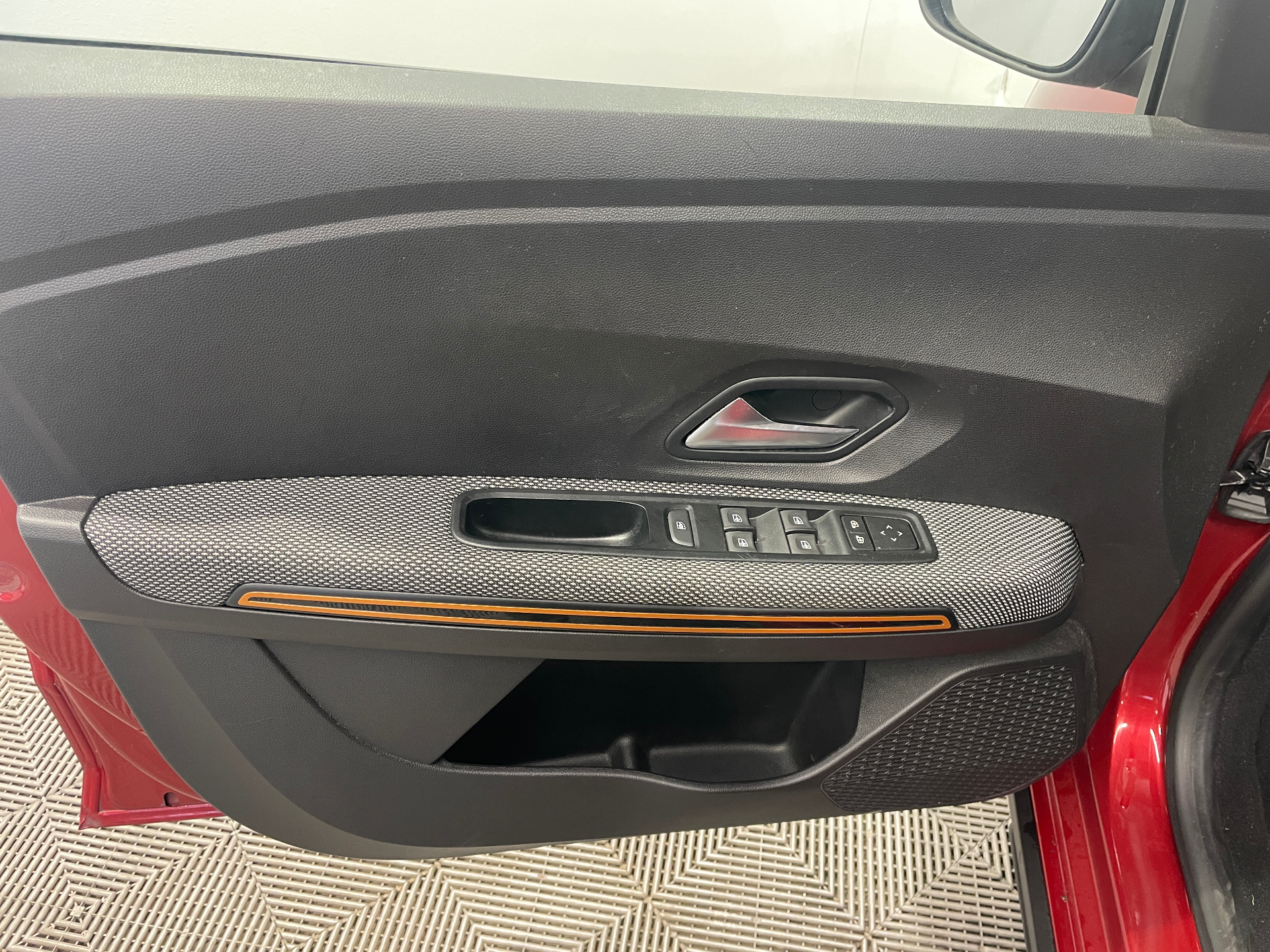 Photo 17 du véhicule DACIA SANDERO