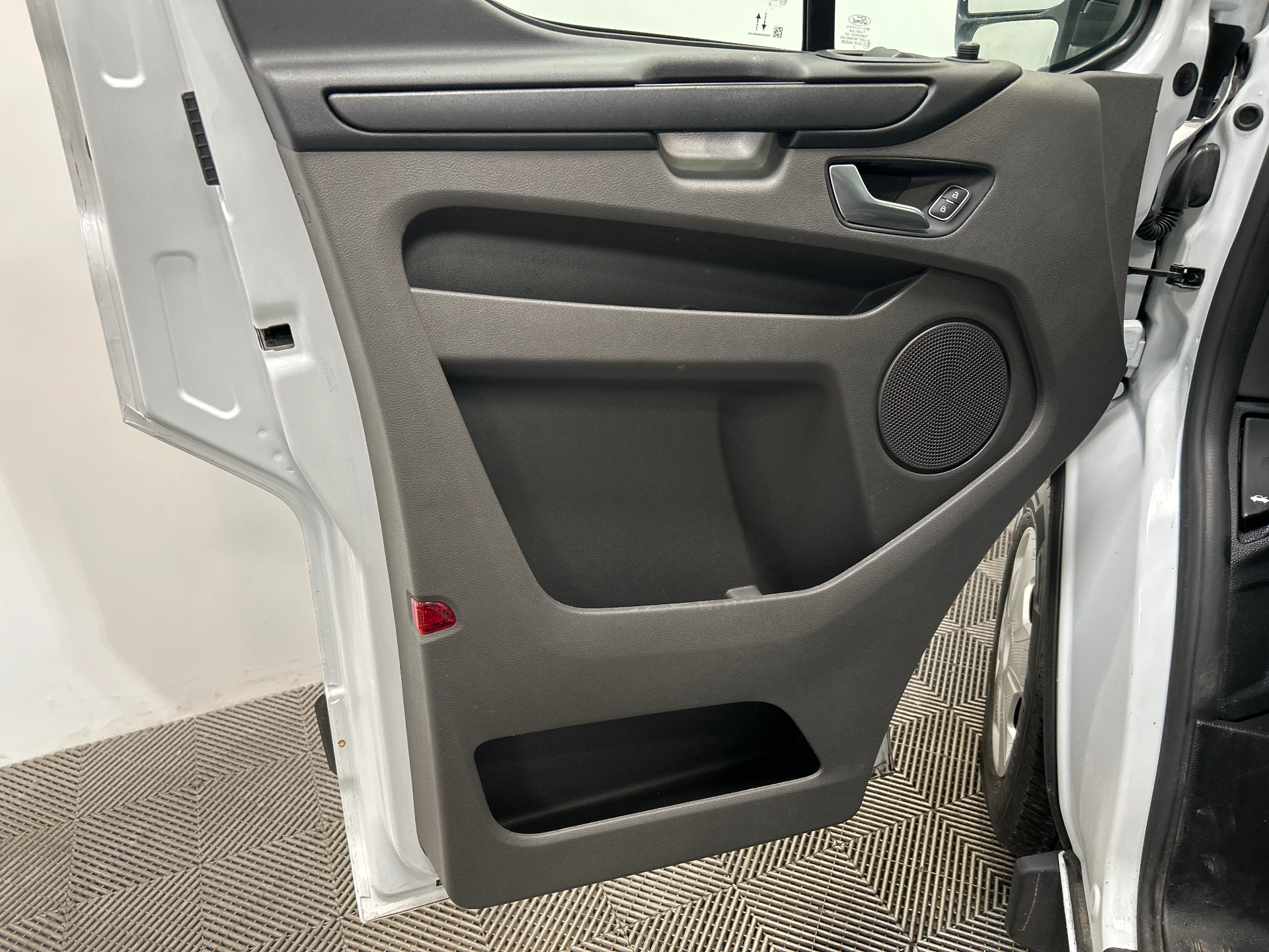 Photo 26 du véhicule FORD TRANSIT CUSTOM