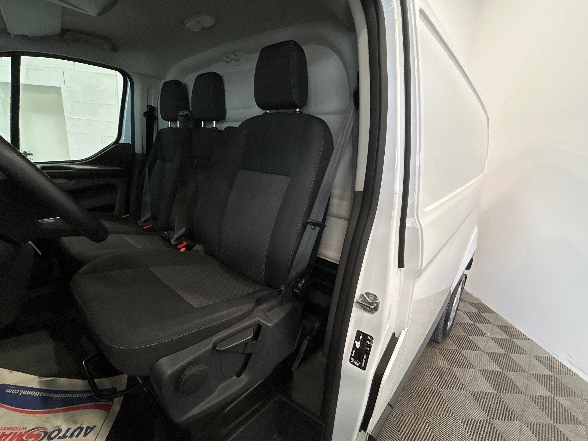 Photo 9 du véhicule FORD TRANSIT CUSTOM