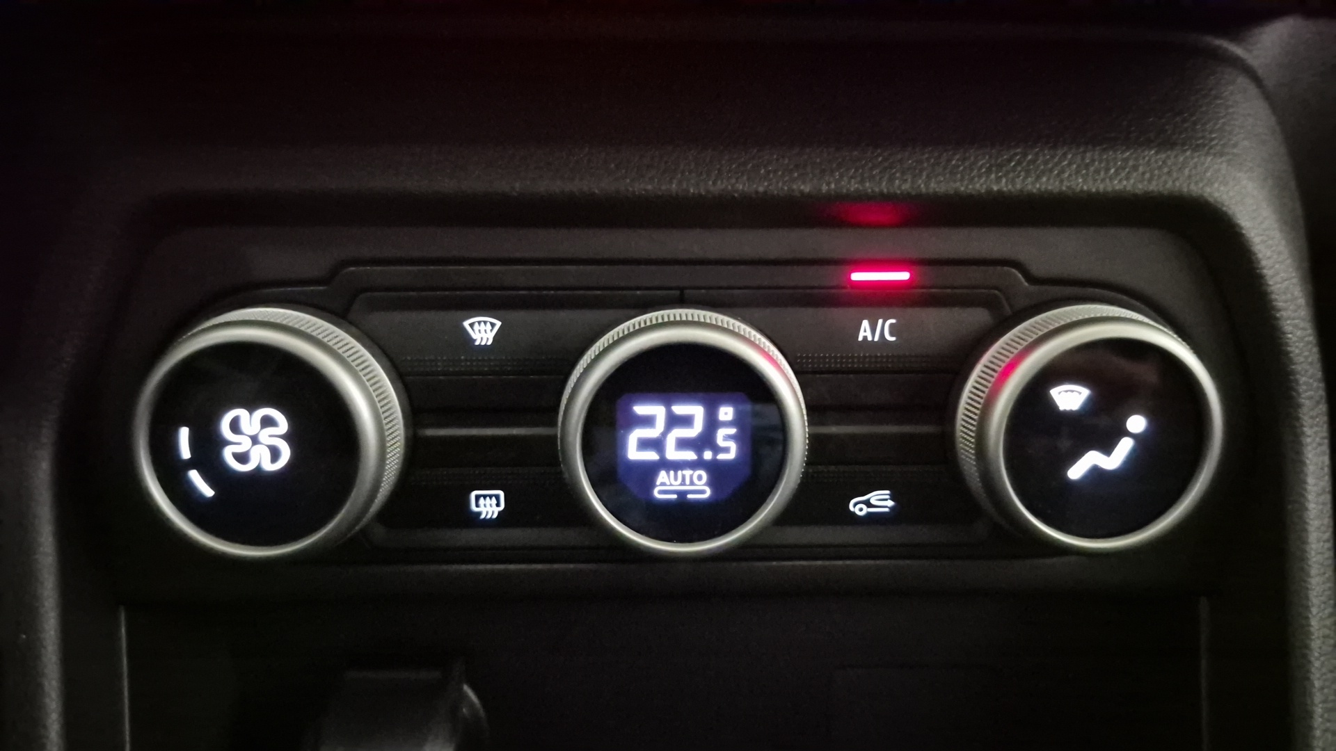 Photo 17 du véhicule DACIA SANDERO