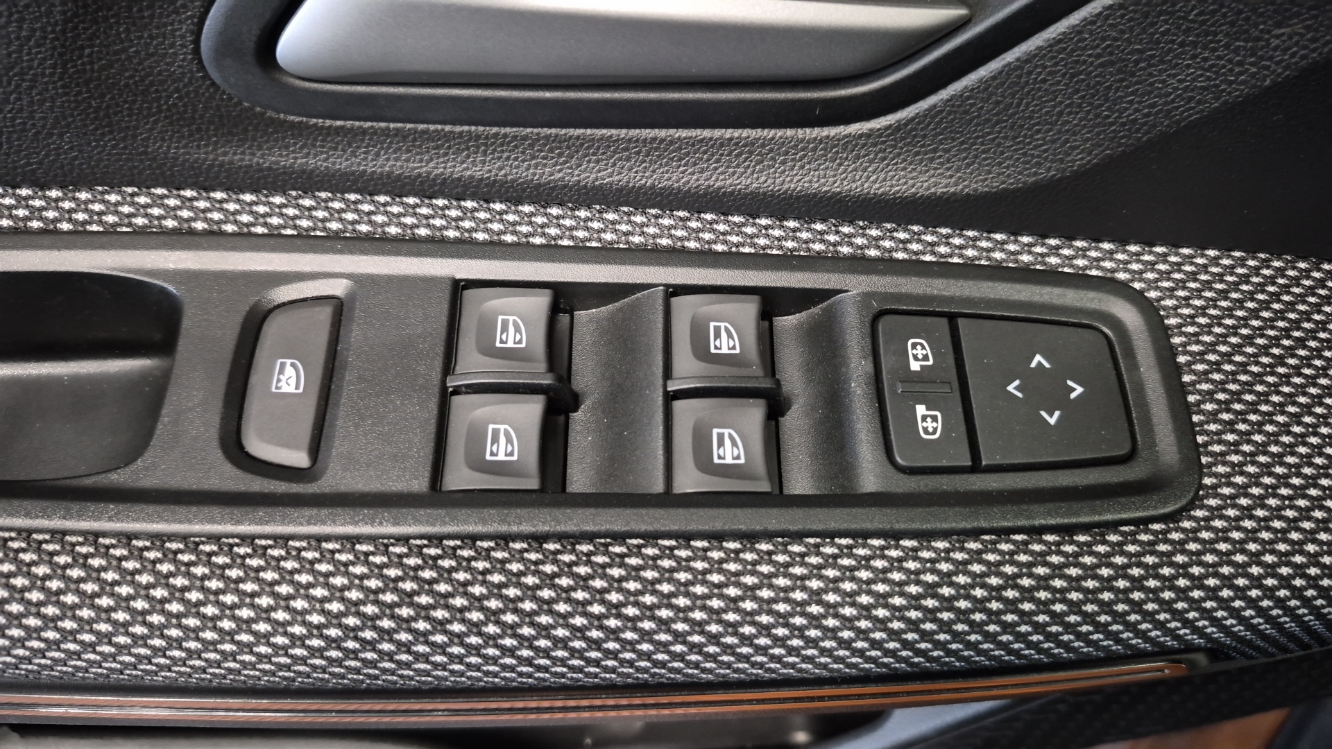 Photo 18 du véhicule DACIA SANDERO