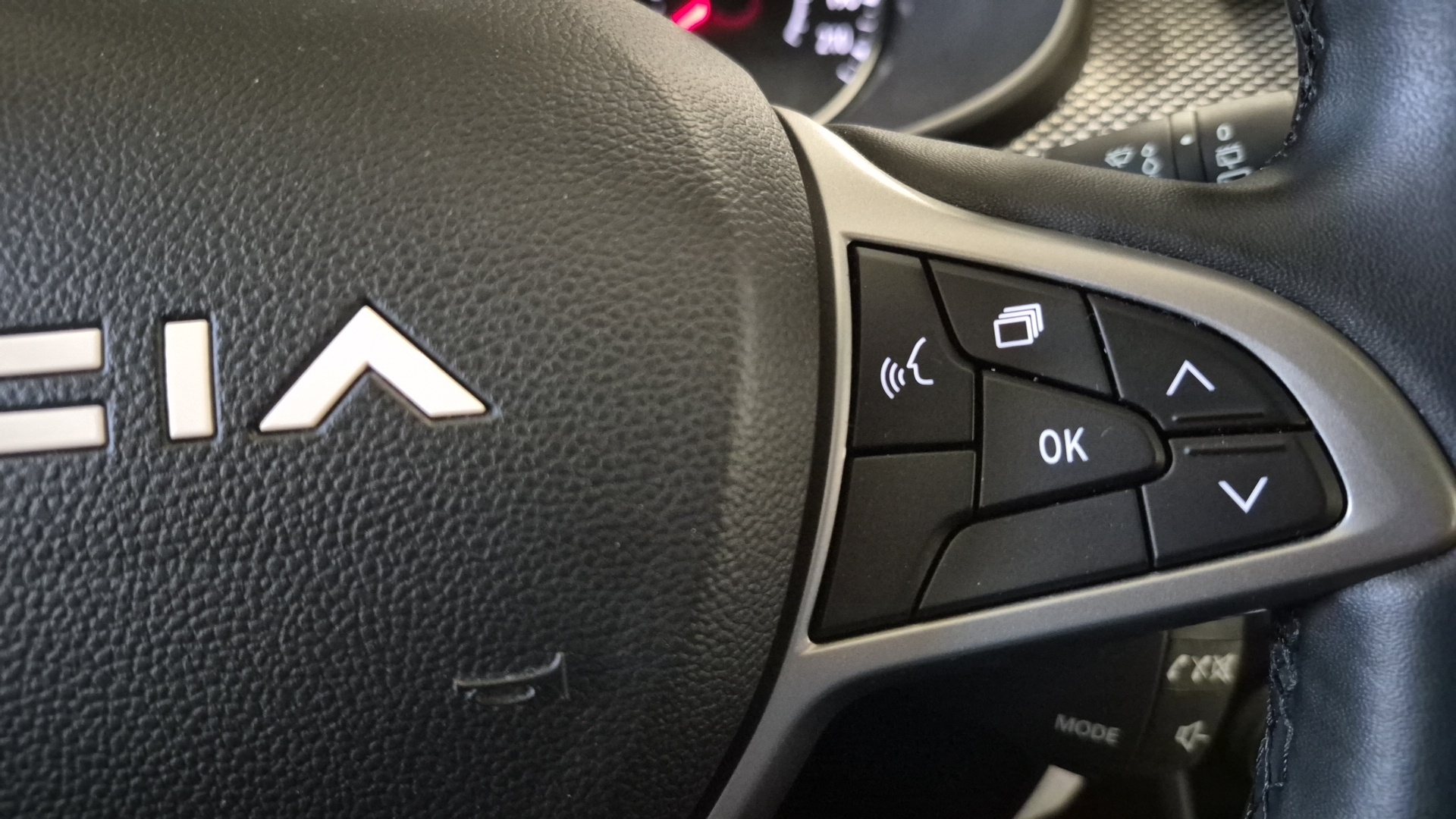 Photo 20 du véhicule DACIA SANDERO