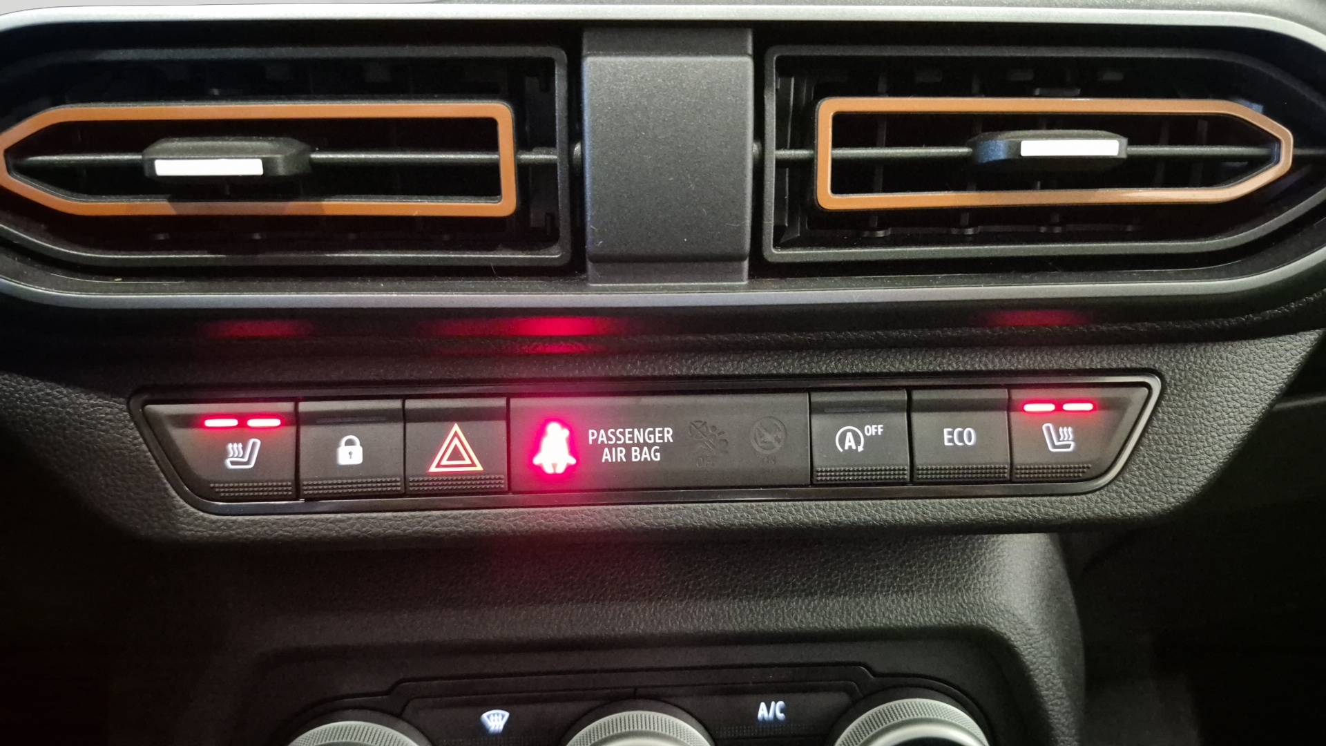 Photo 16 du véhicule DACIA SANDERO