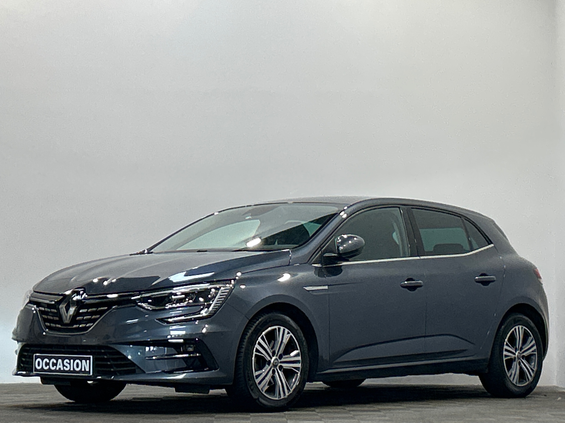 RENAULT MEGANE IV BERLINE TCe 140 EDC FAP - 20 Business Intens d'occasion