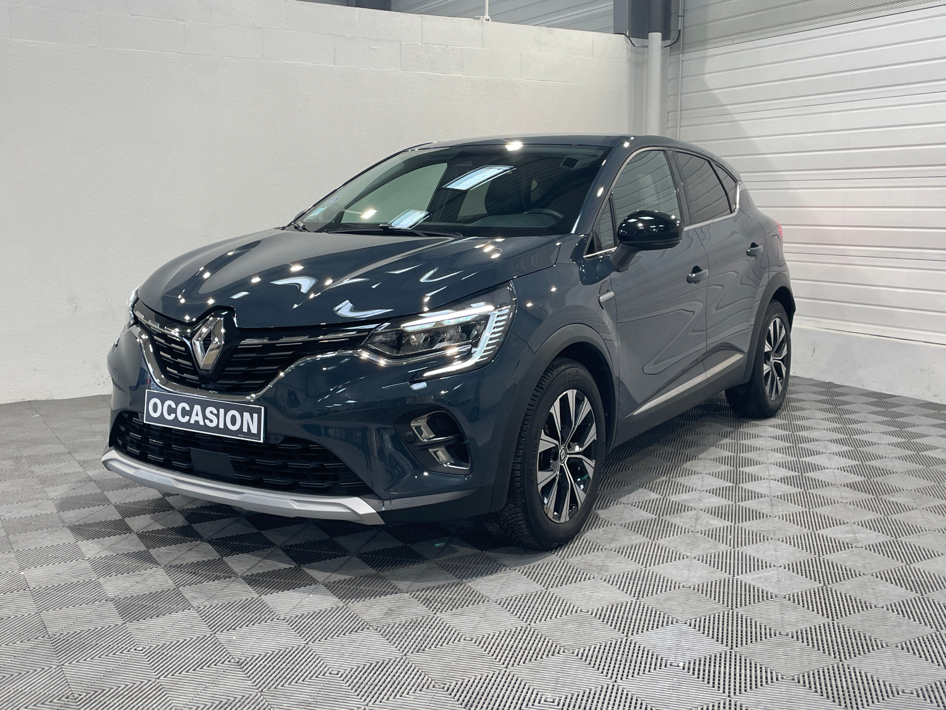 RENAULT CAPTUR E-Tech hybride rechargeable 160 Techno d'occasion