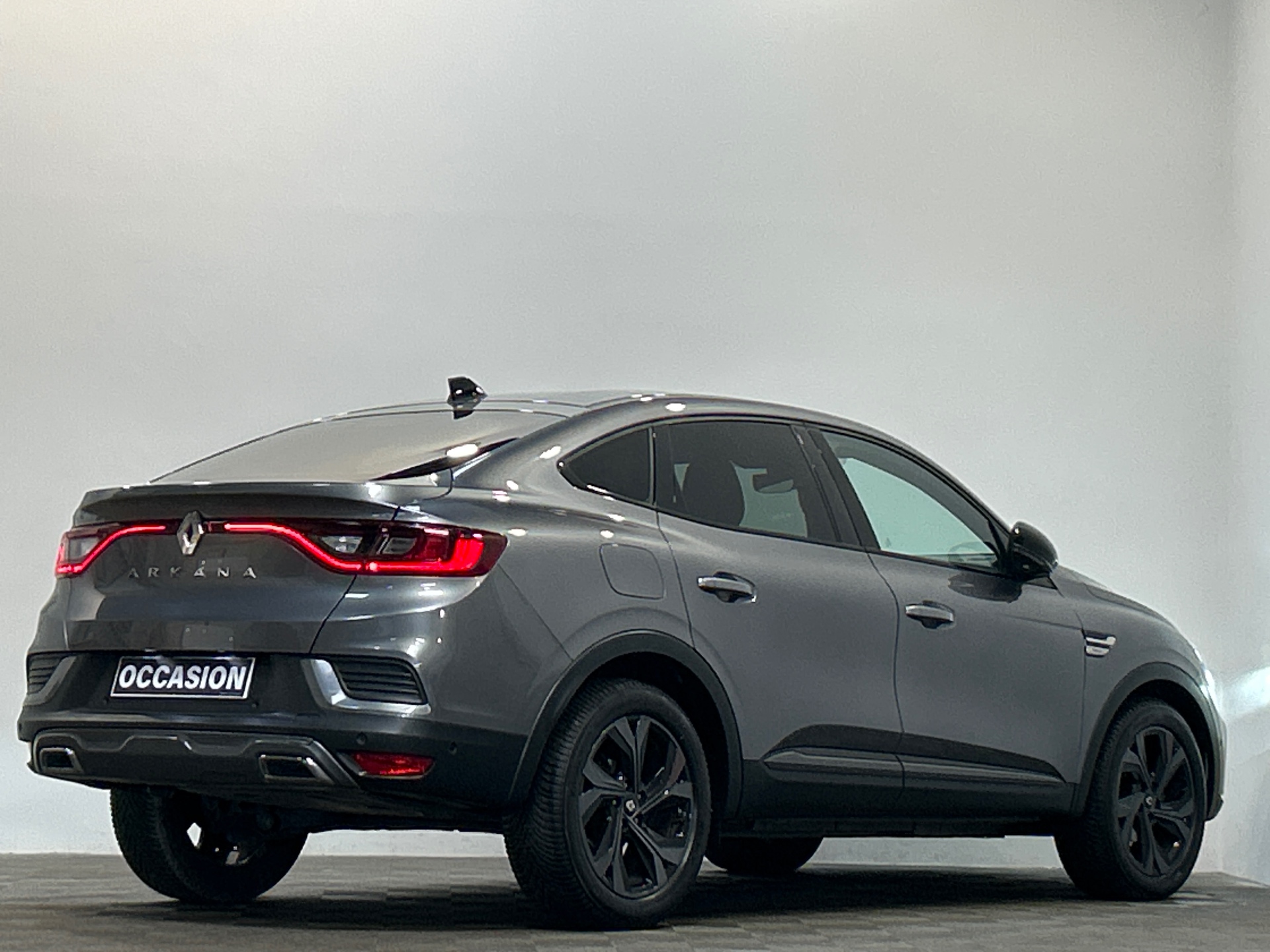Photo 3 du véhicule RENAULT ARKANA